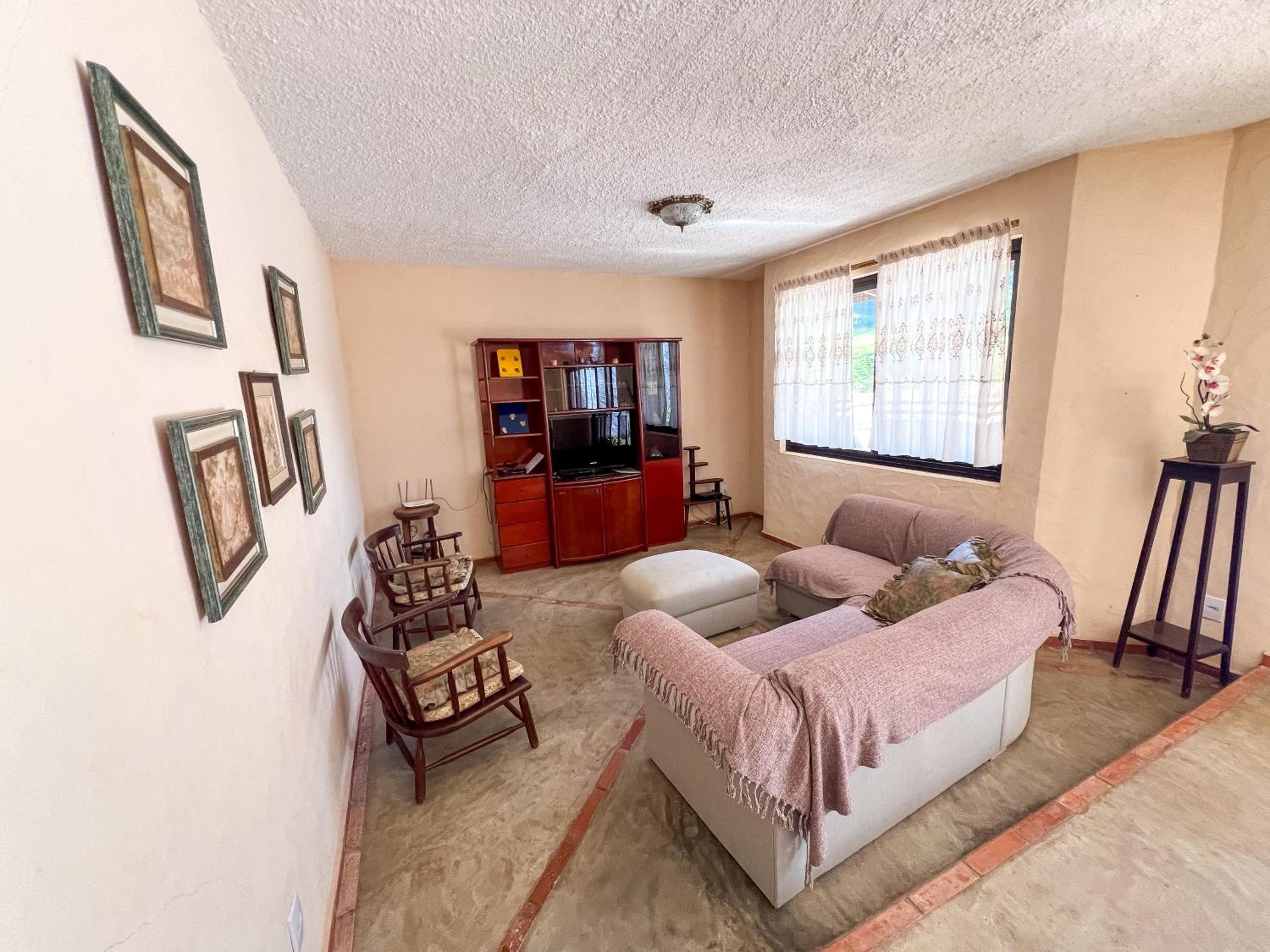 Three-Bedroom House photo 1