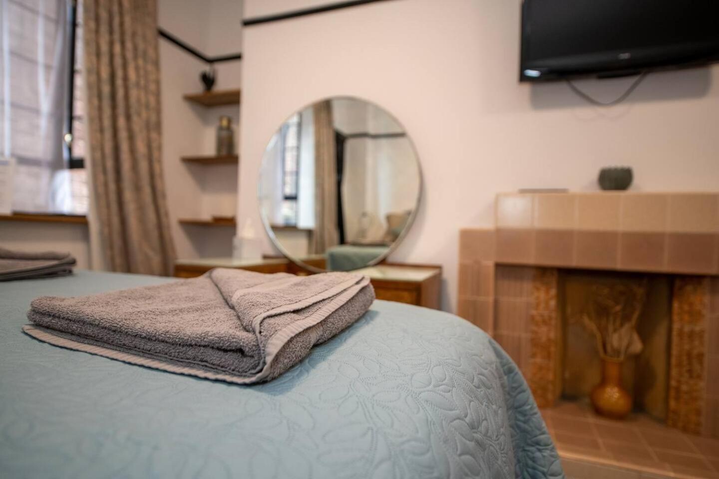 Studio with Sofa Bed - Photo 12
