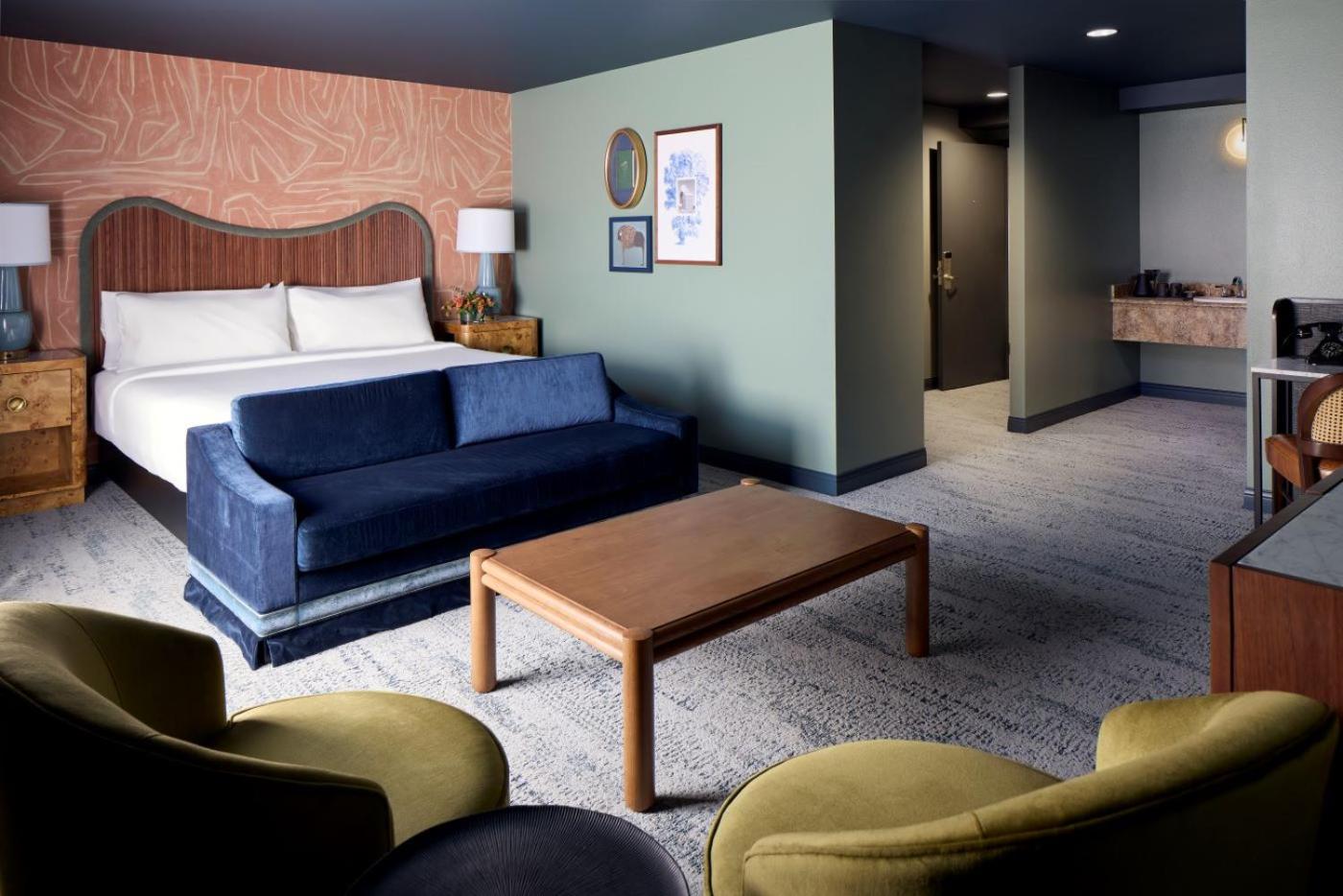 Deluxe Junior Suite - Photo 3
