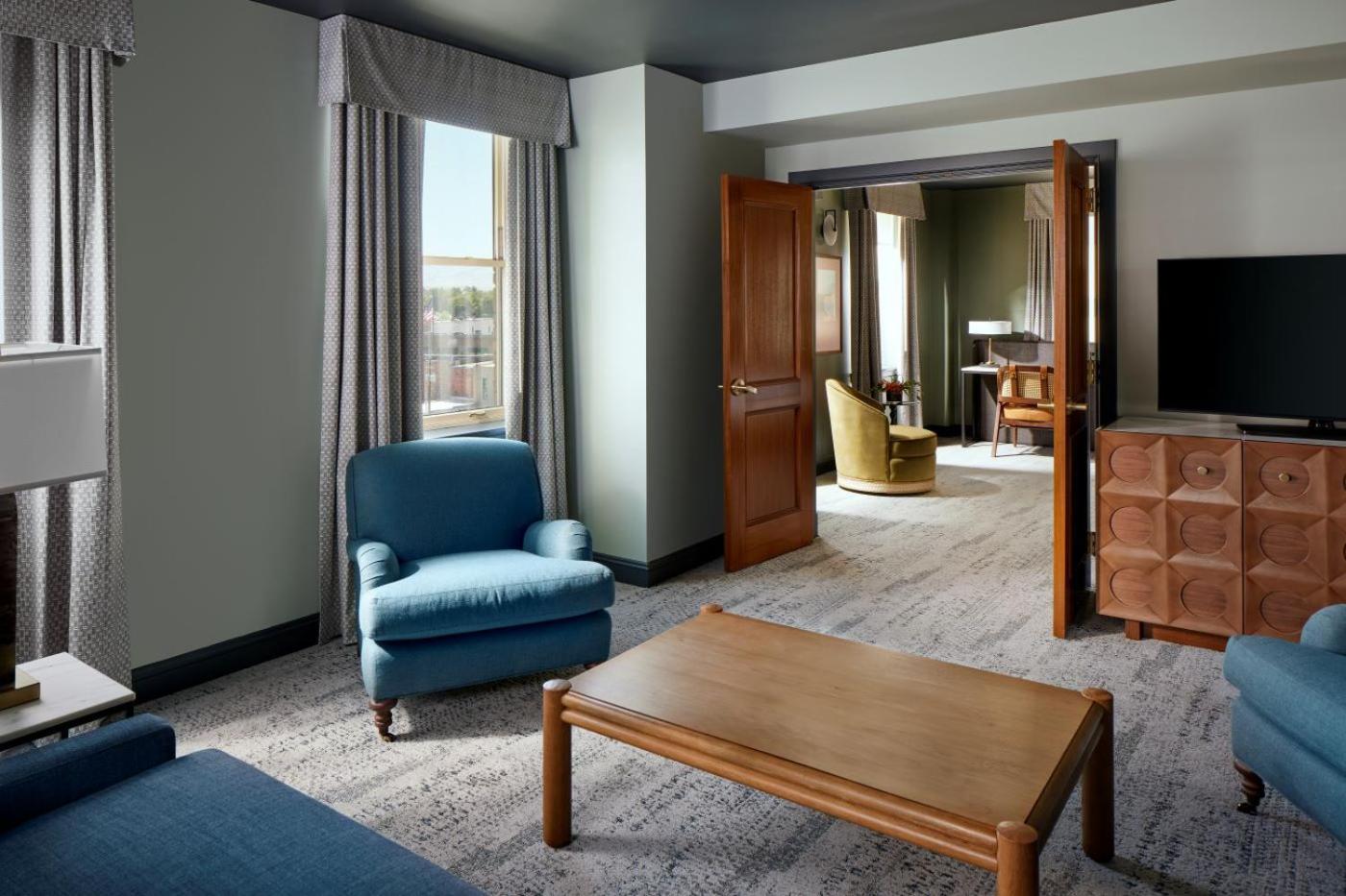 Luxury Suite Historic Tower - Photo 2
