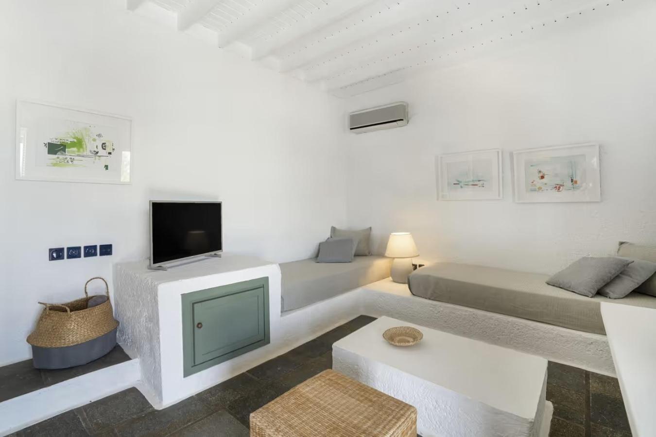 Open Plan Bungalow Seafront photo 3