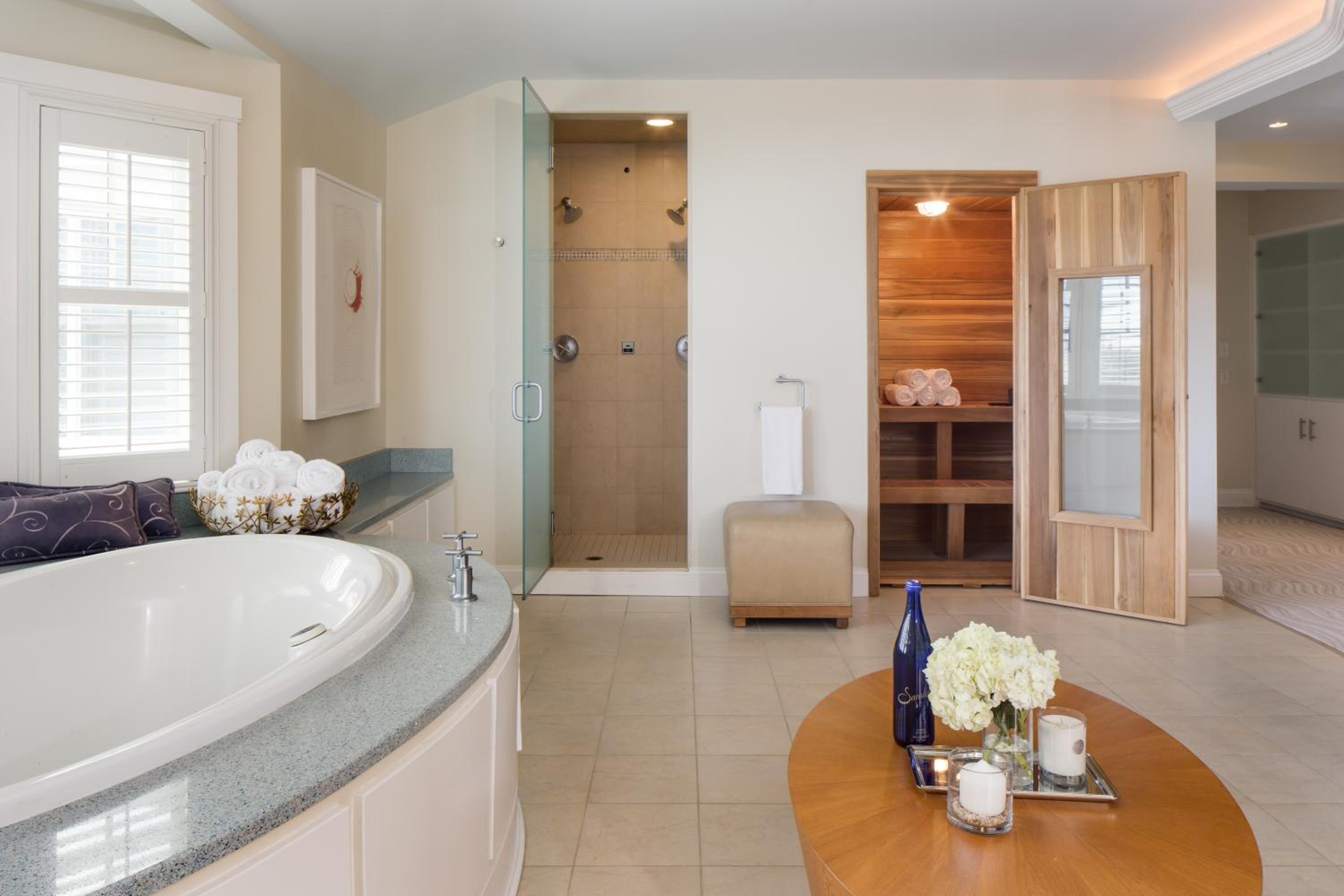 Spa Suite 2 Queen photo 2
