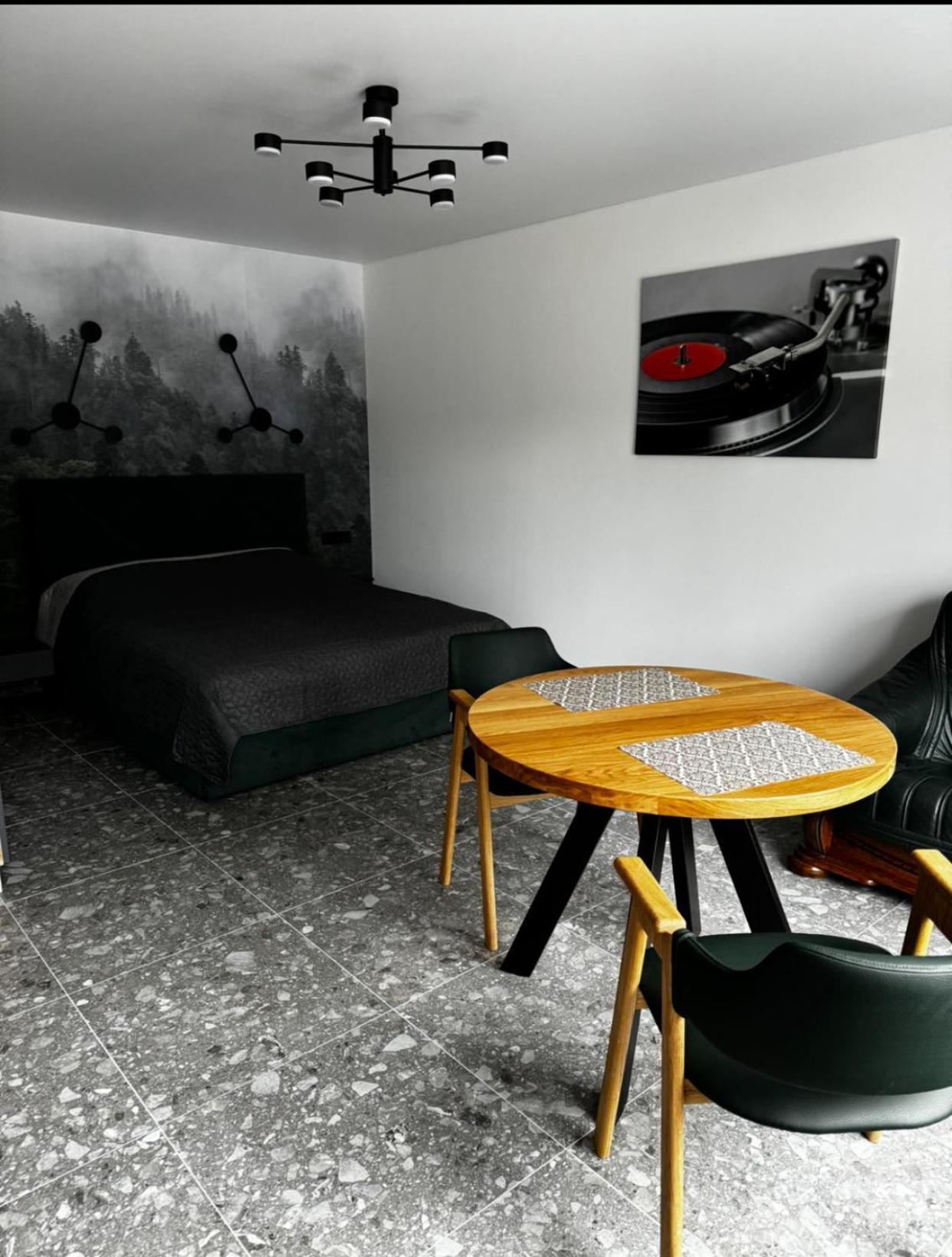 Studio Apartment photo 1