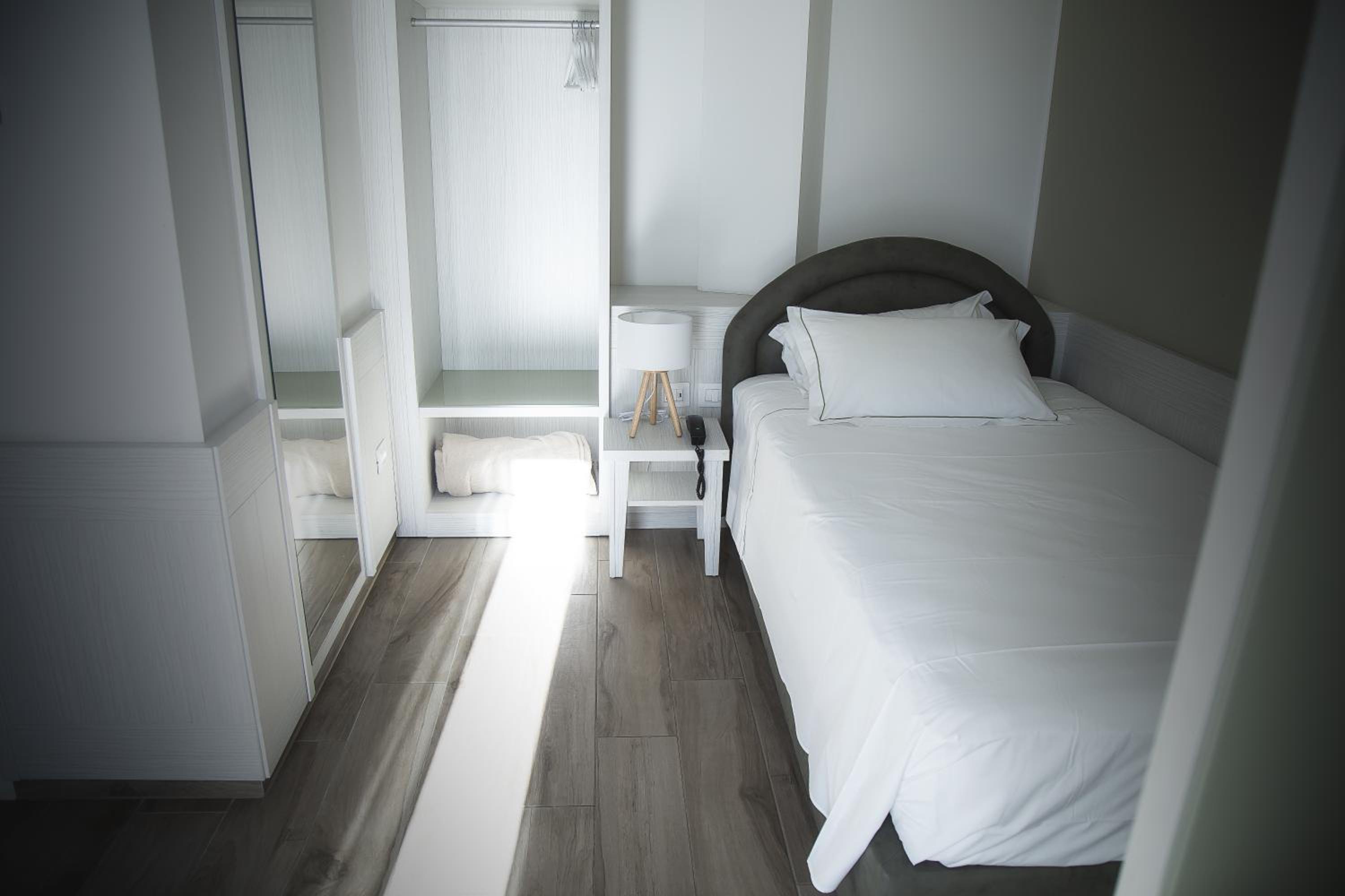 Standard Single Room photo 3
