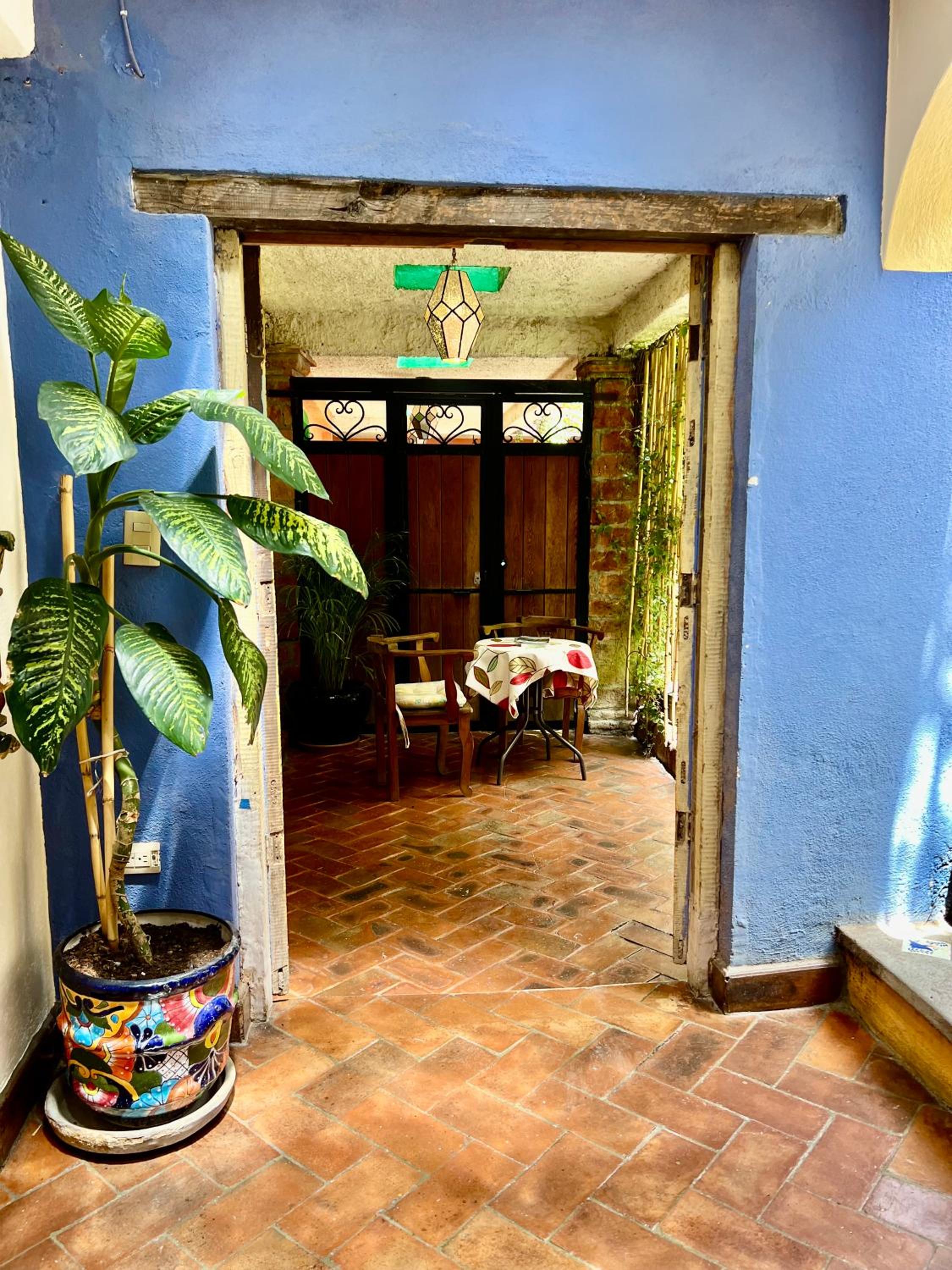 Deluxe Queen Room - Photo 10