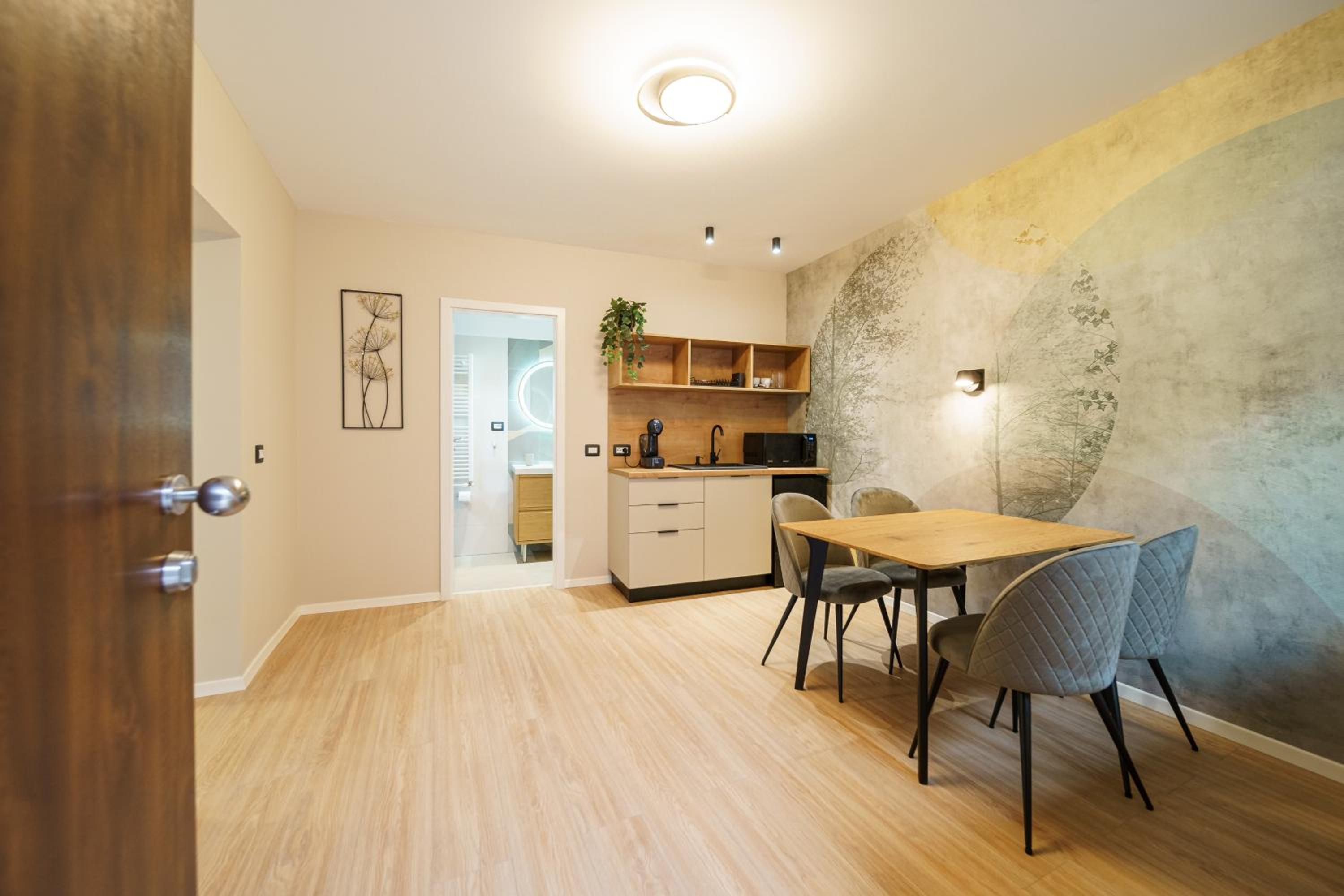 One-Bedroom Apartment photo 3