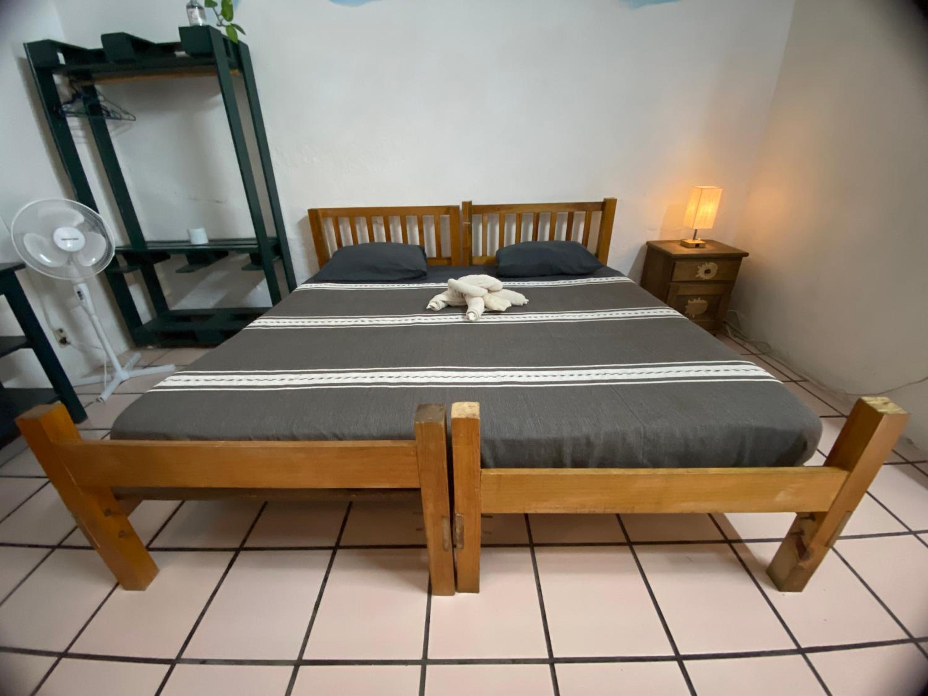 Twin Room - Photo 3