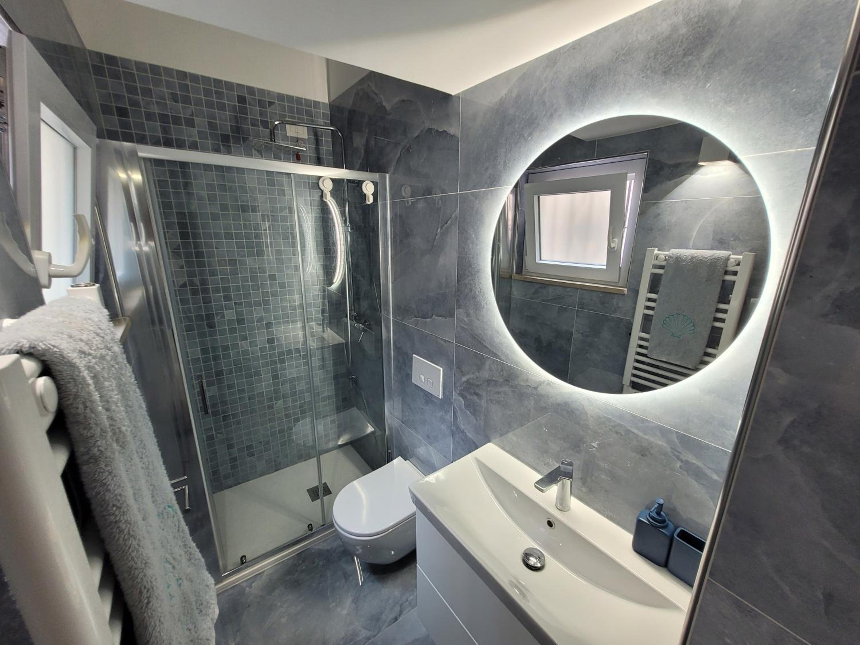 One-Bedroom Superior Apartment (Annex) photo 2