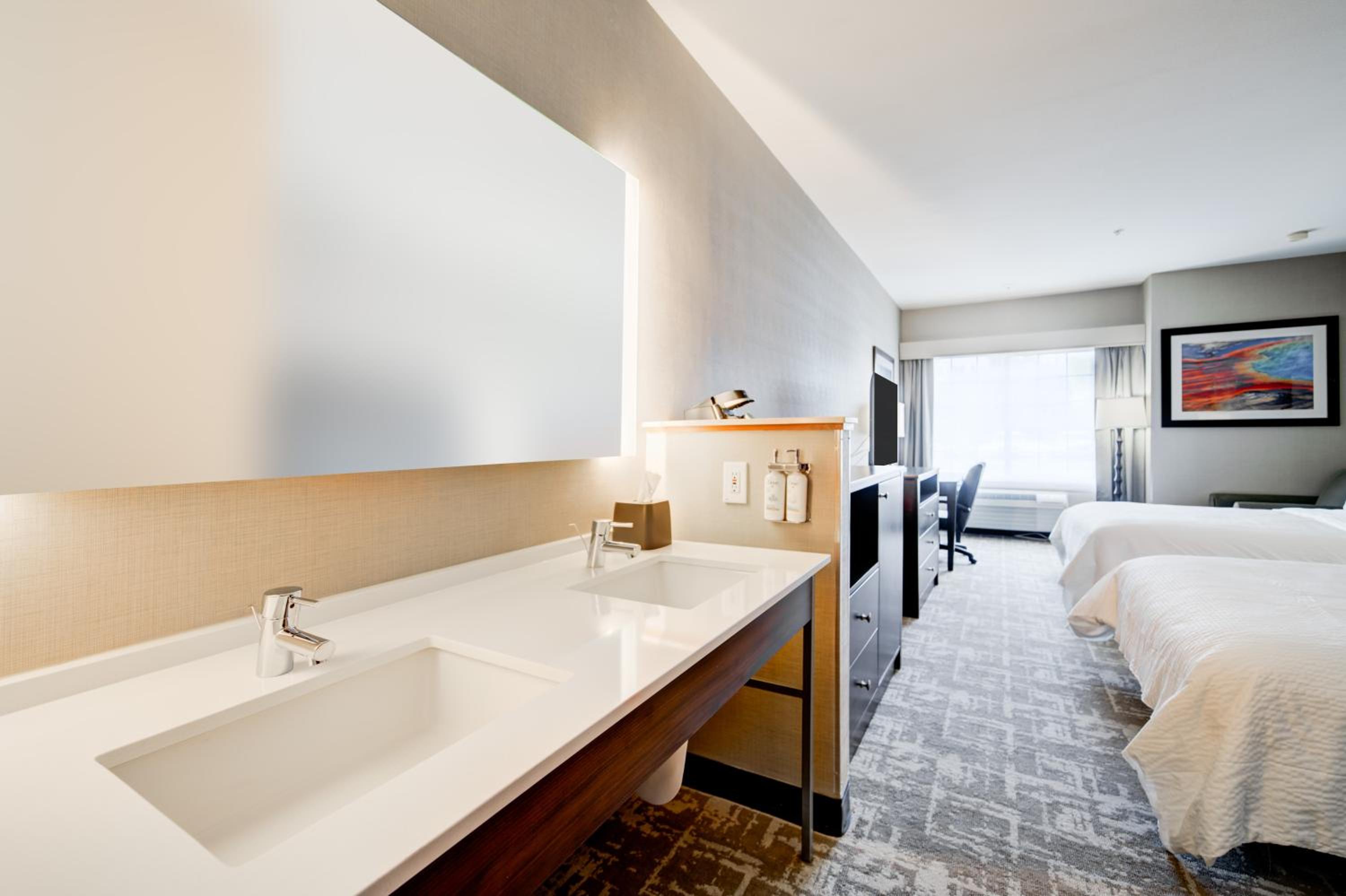 Deluxe Double Room with Two Double Beds - Non-Smoking - Photo 10