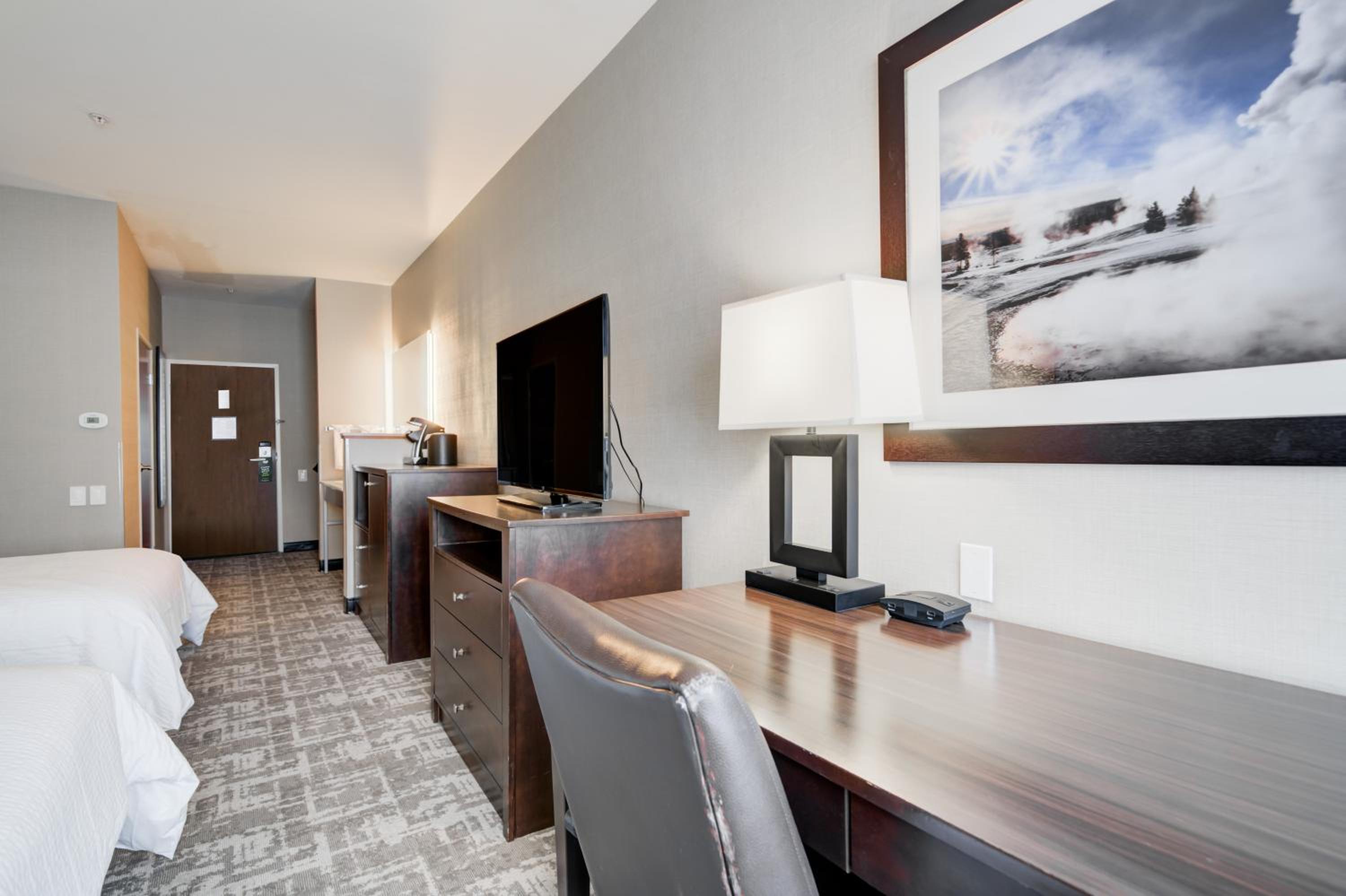 Deluxe Double Room with Two Double Beds - Non-Smoking - Photo 8