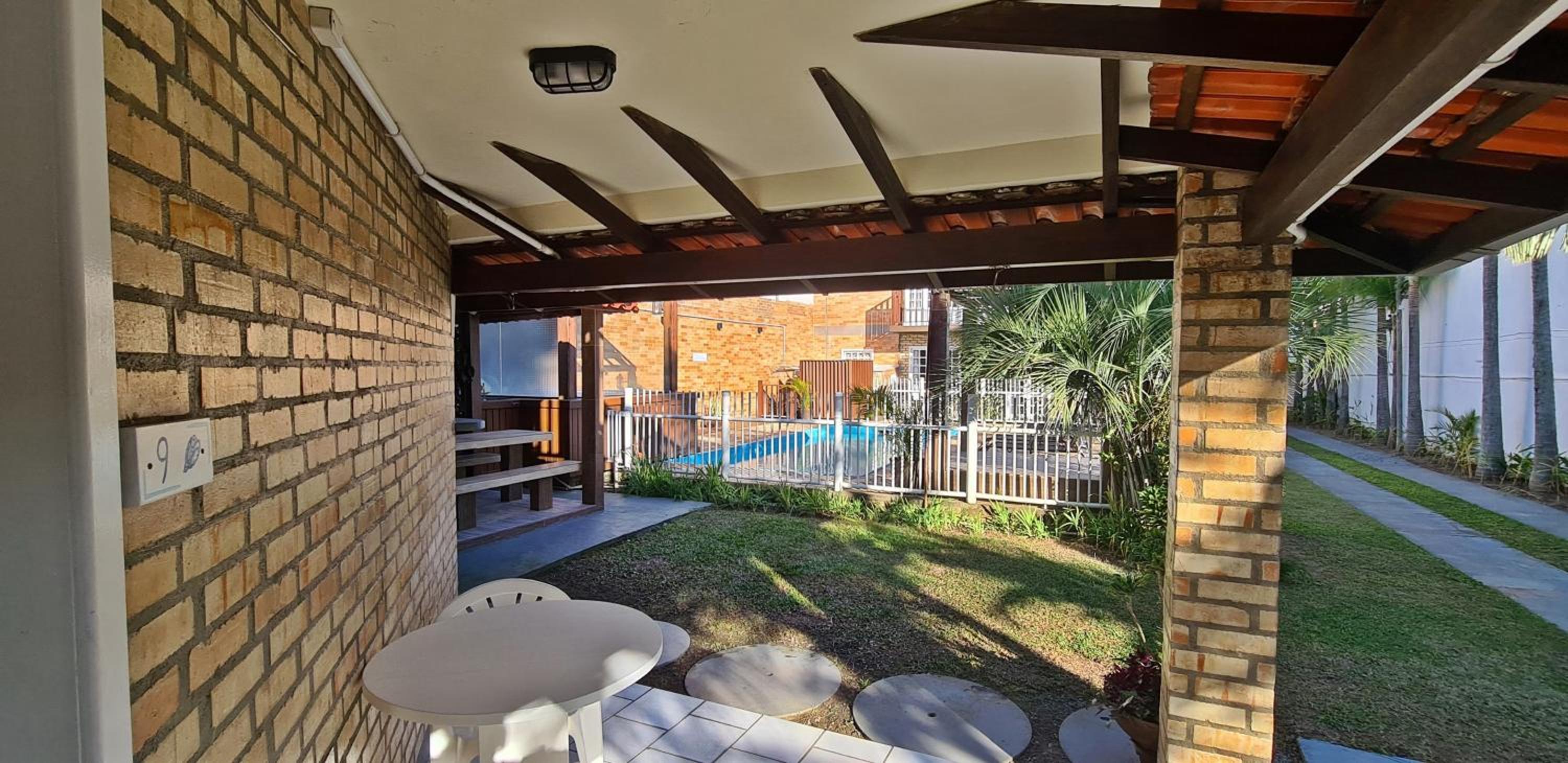 Two-Bedroom Apartment with Pool View photo 3
