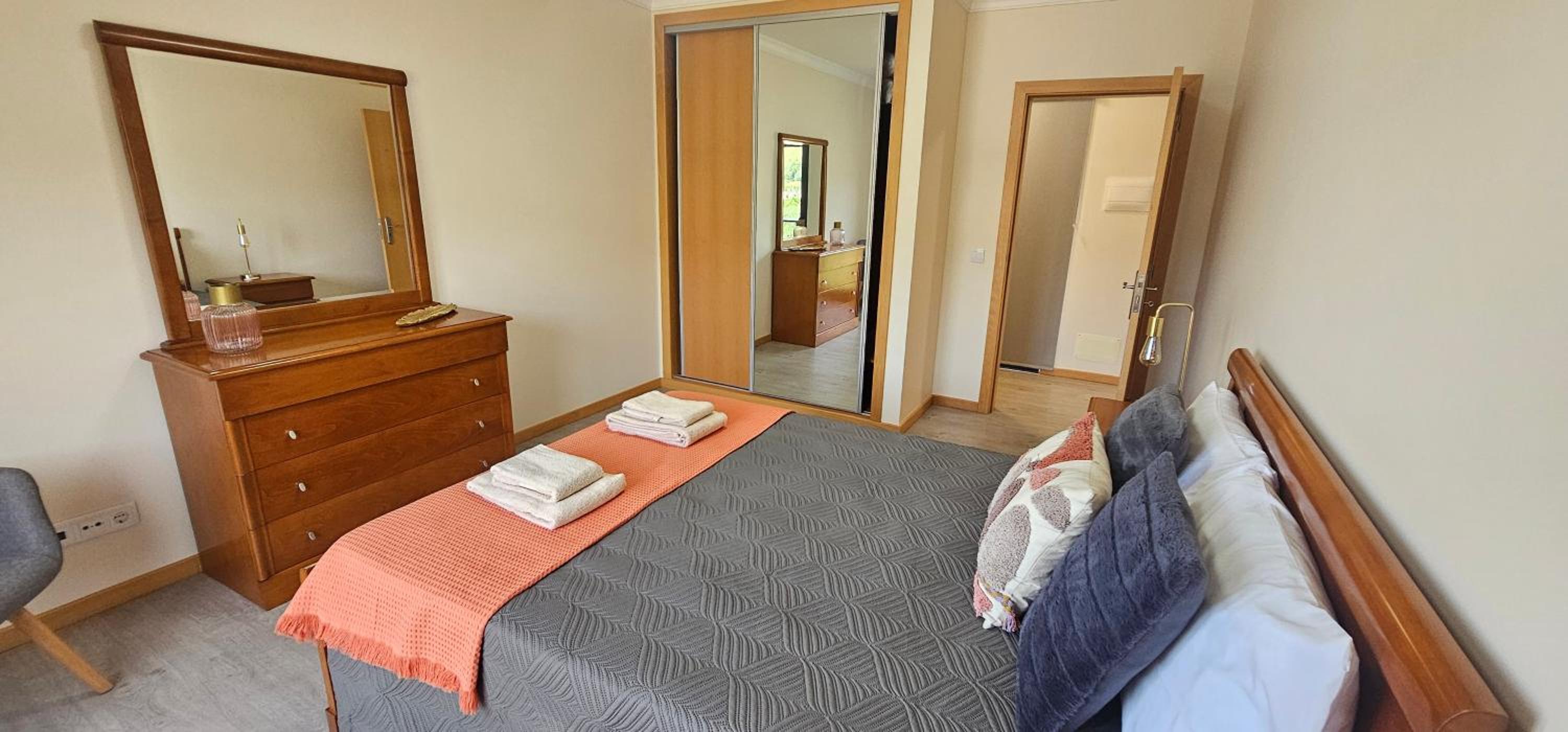 Three-Bedroom House photo 3