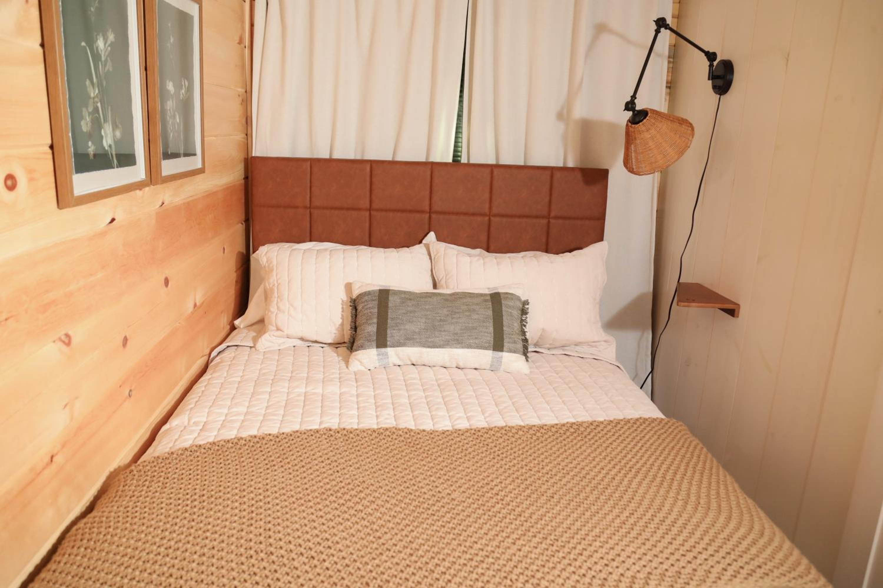Three-Bedroom Cottage photo 2