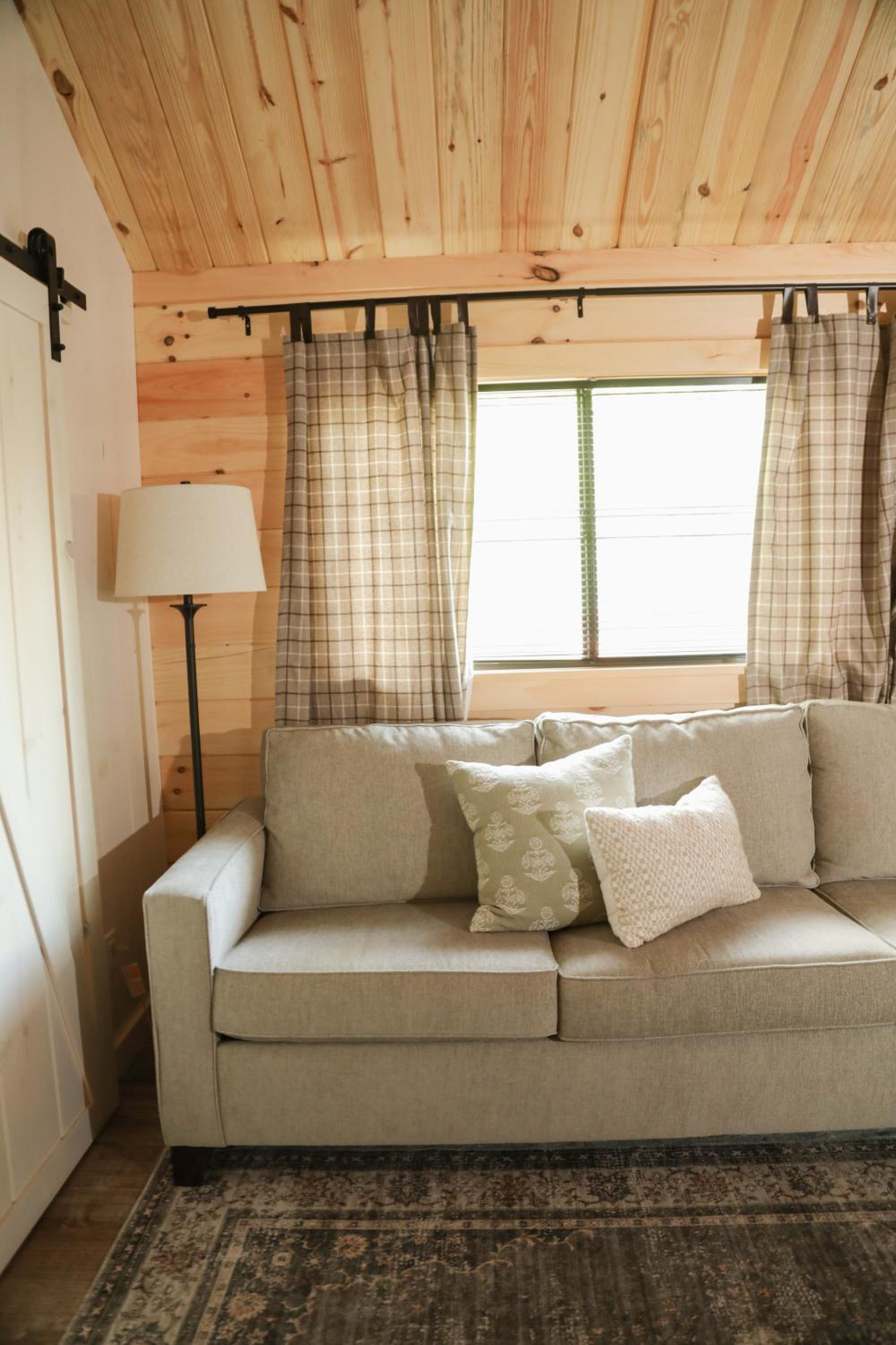 Three-Bedroom Cottage photo 2