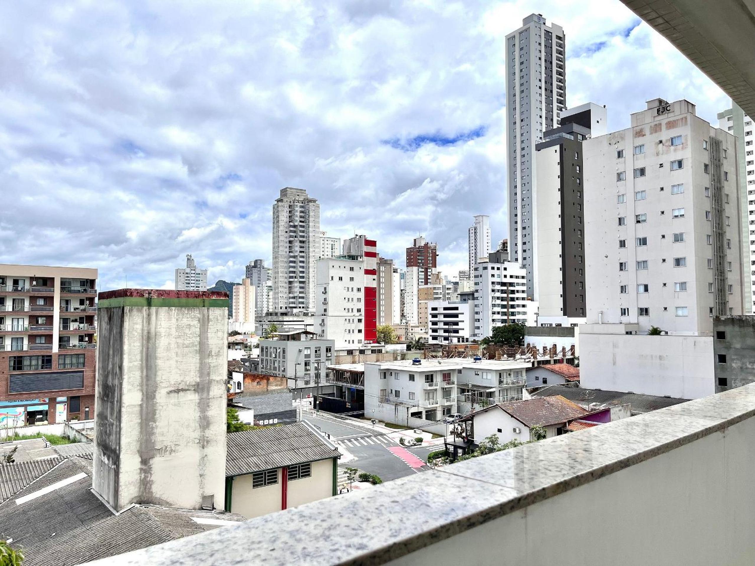 Three-Bedroom Apartment with Balcony photo 2
