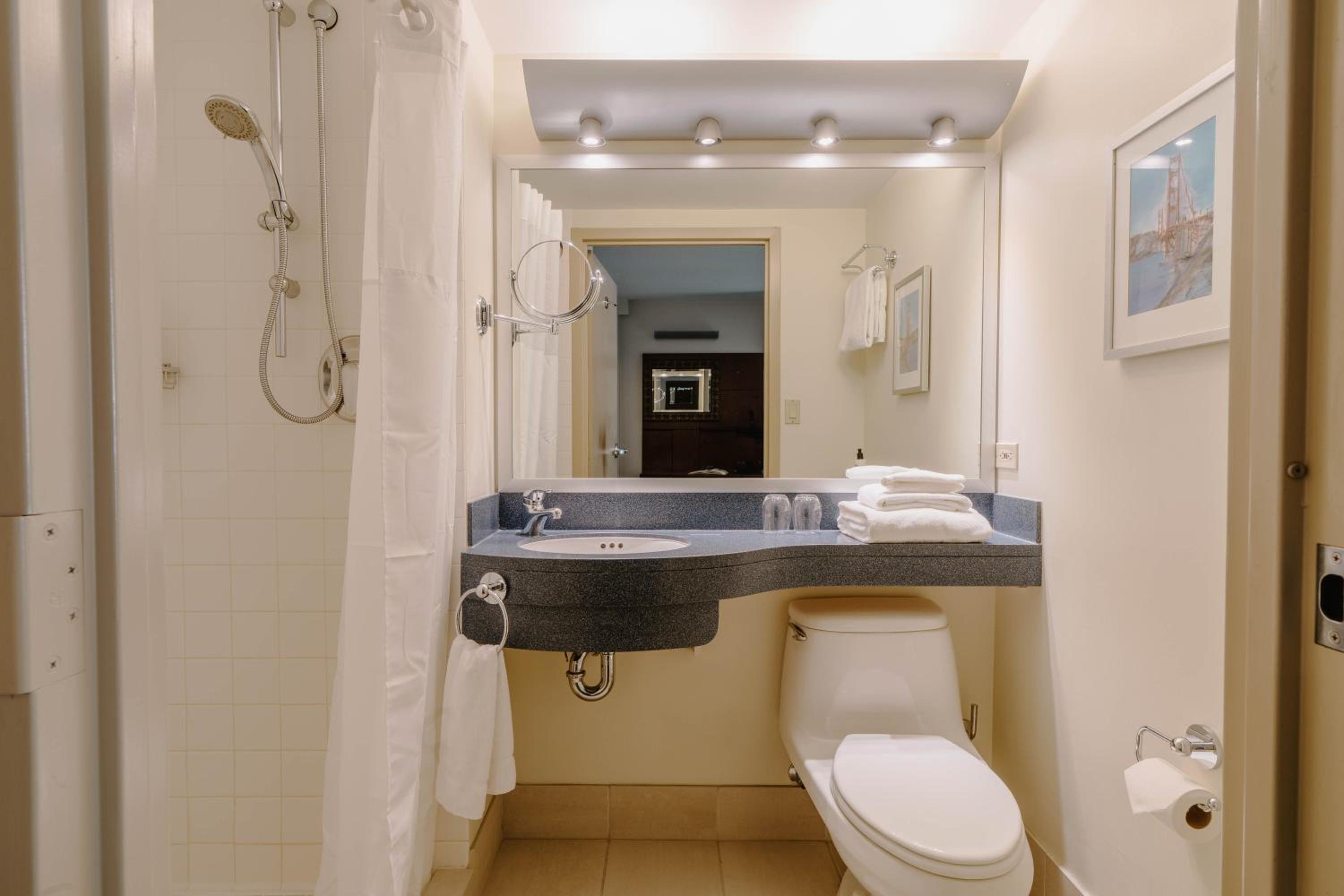 Standard Queen Room - Photo 5