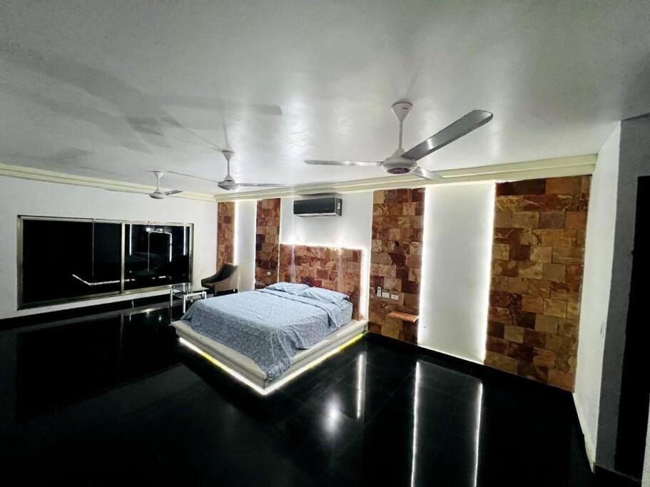 Three-Bedroom Apartment photo 1