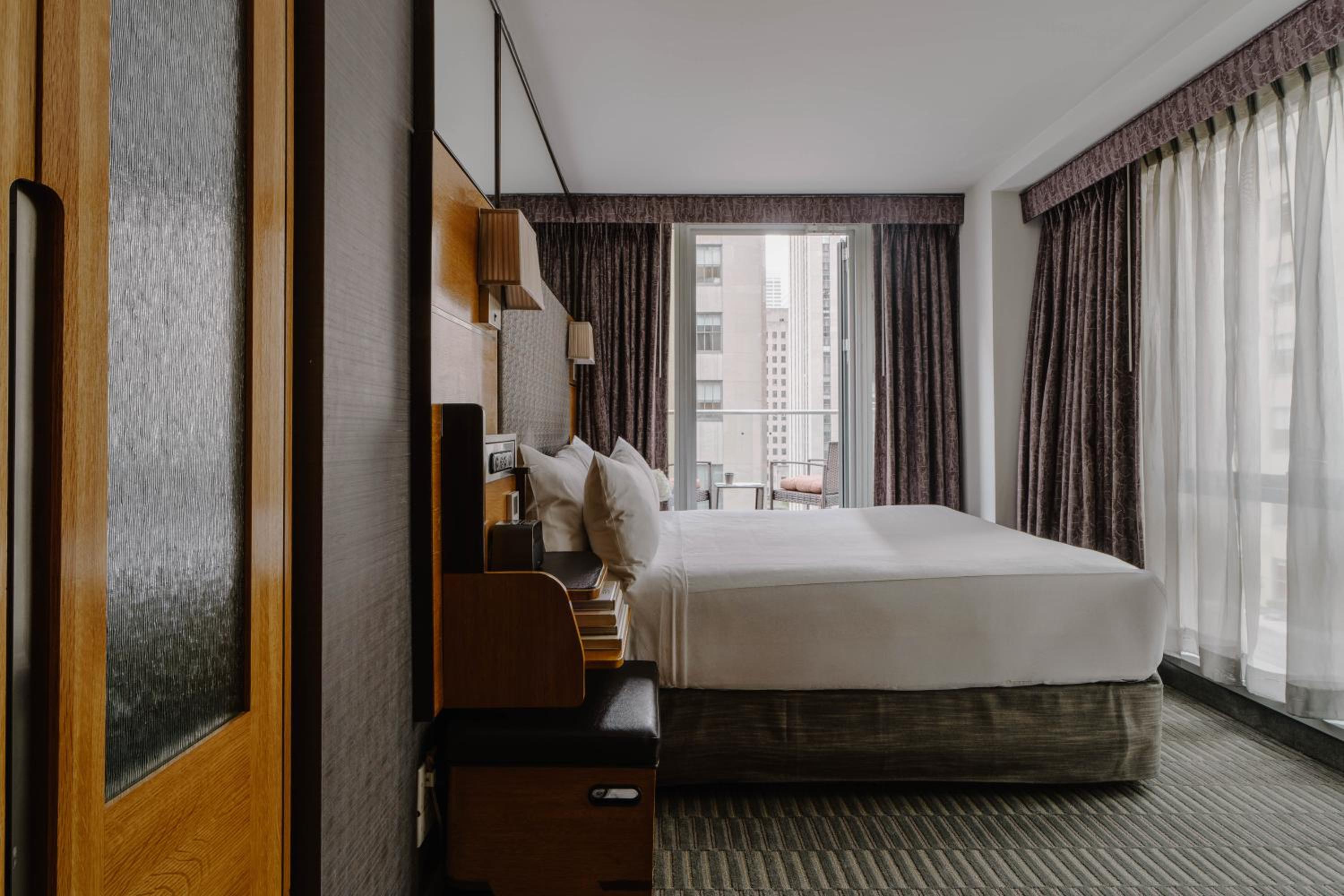 Superior Room with Terrace thumbnail 6