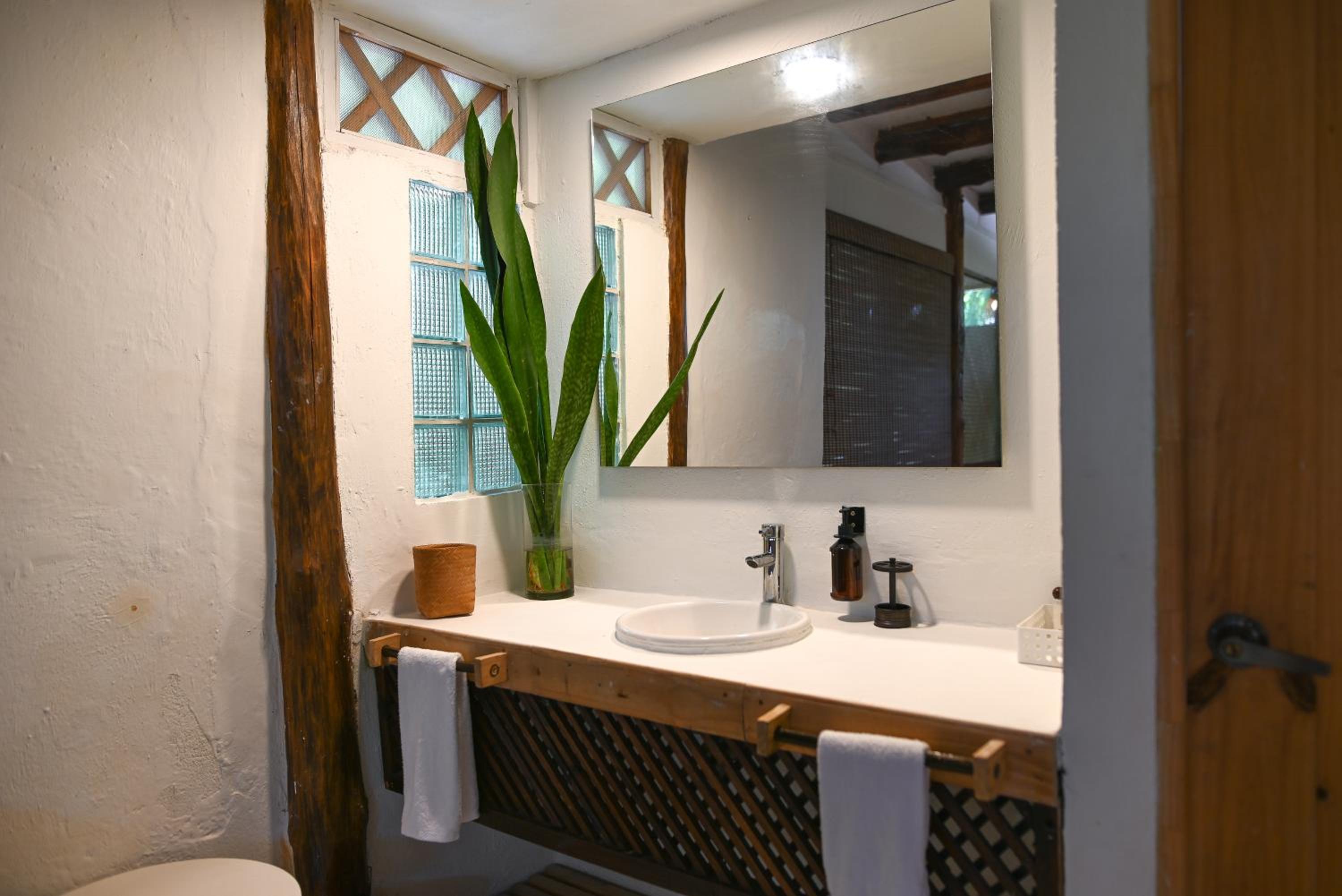 Deluxe Bungalow with Sea View photo 3