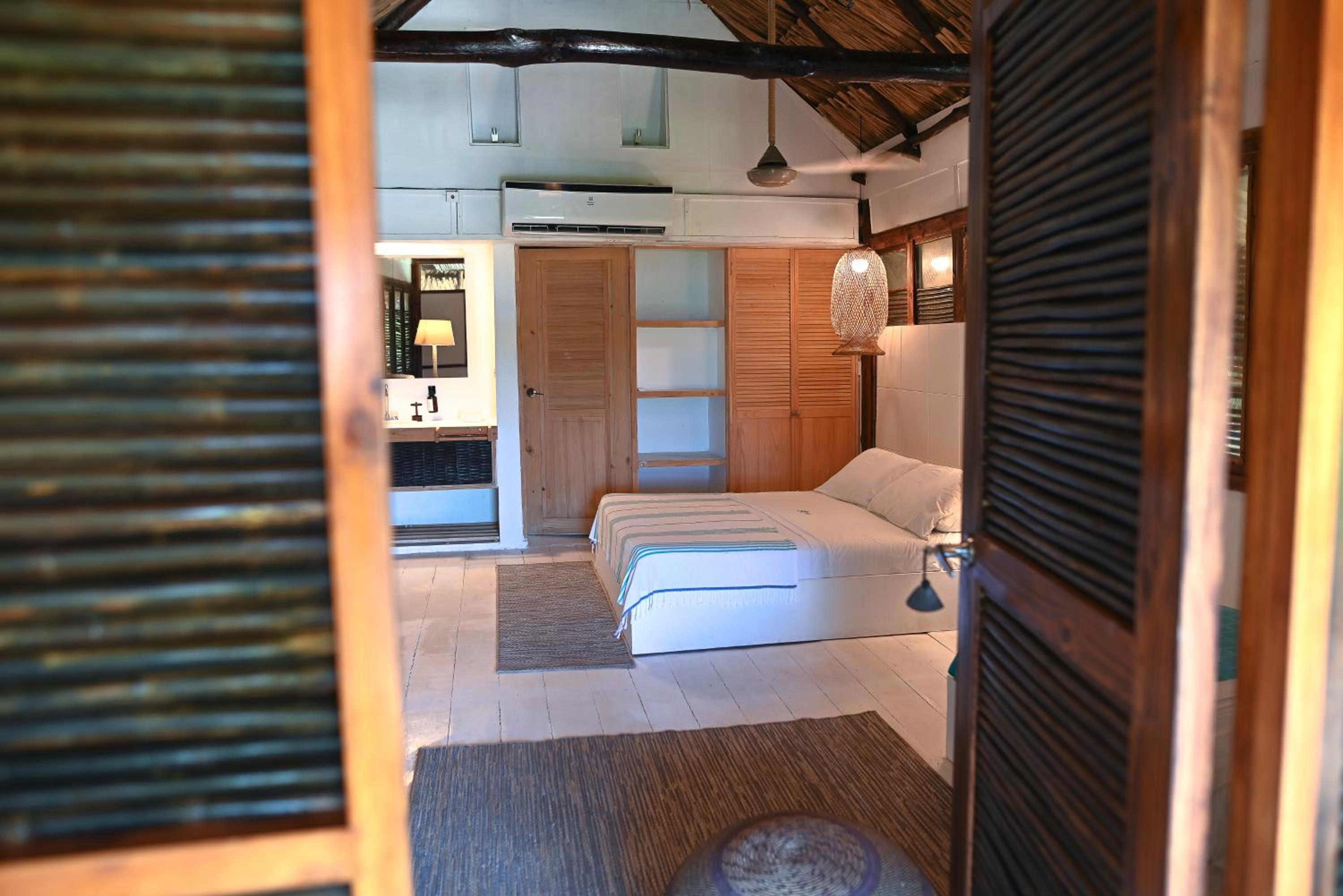 Deluxe Triple Room with Sea View photo 2