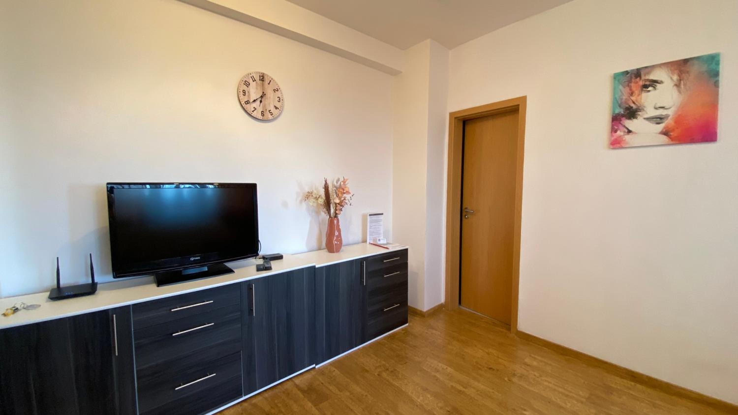  One-Bedroom Apartment - Attic photo 2