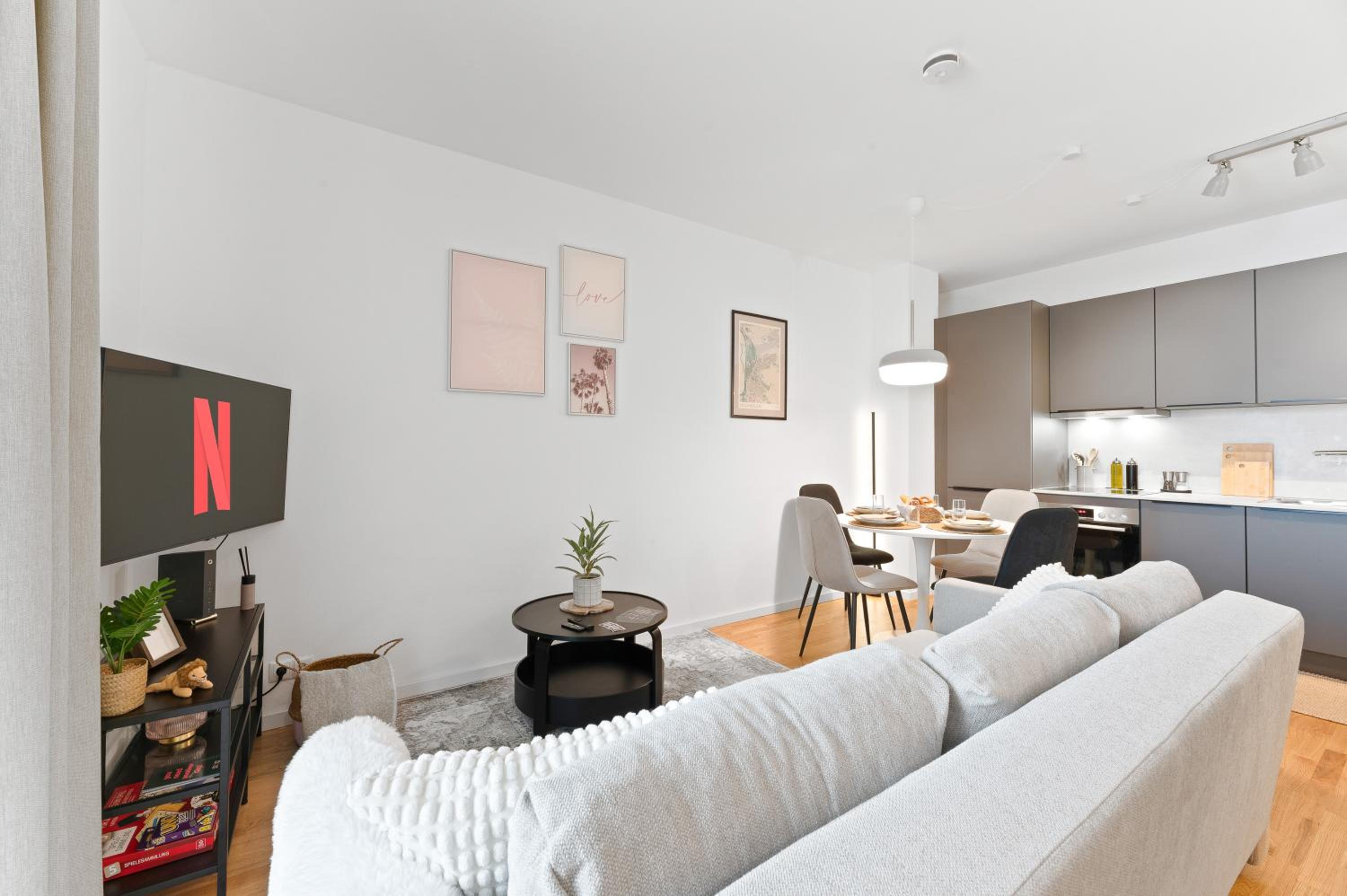 Studio Apartment photo 3