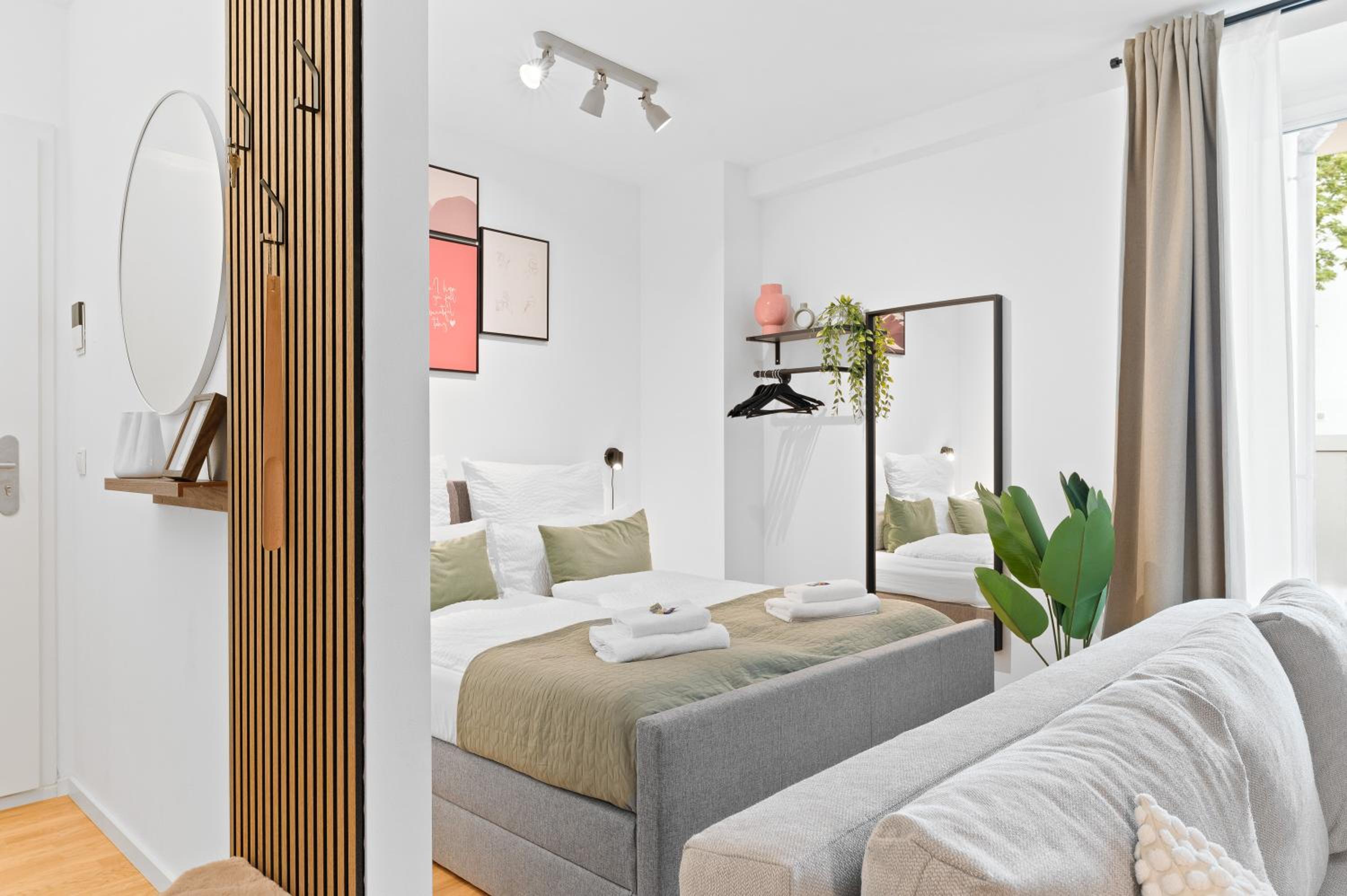 Studio Apartment photo 1