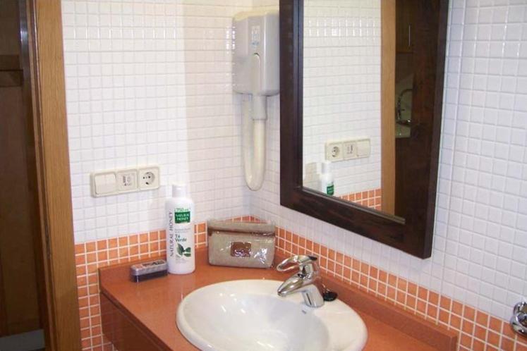 Two-Bedroom Apartment (6 Adults) photo 3