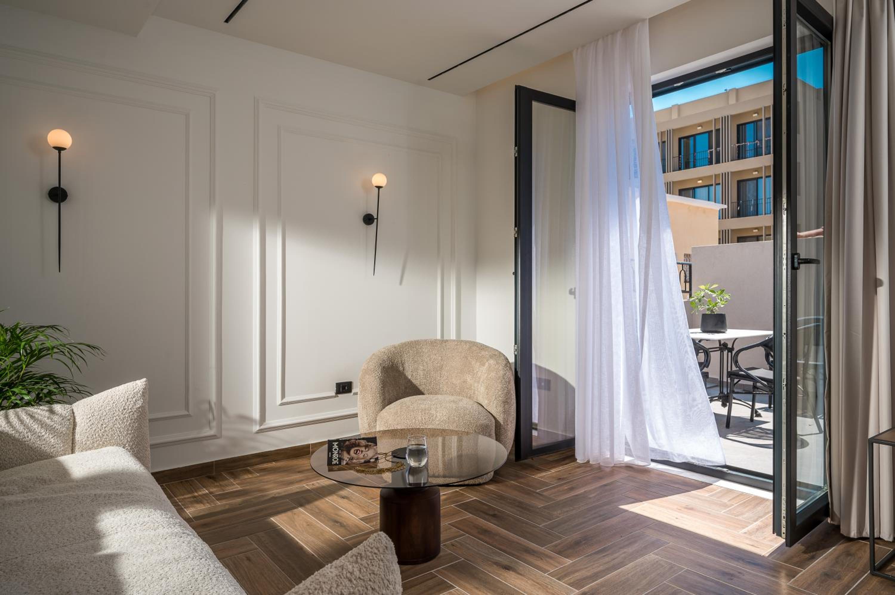 Superior One-Bedroom Apartment with Balcony photo 3