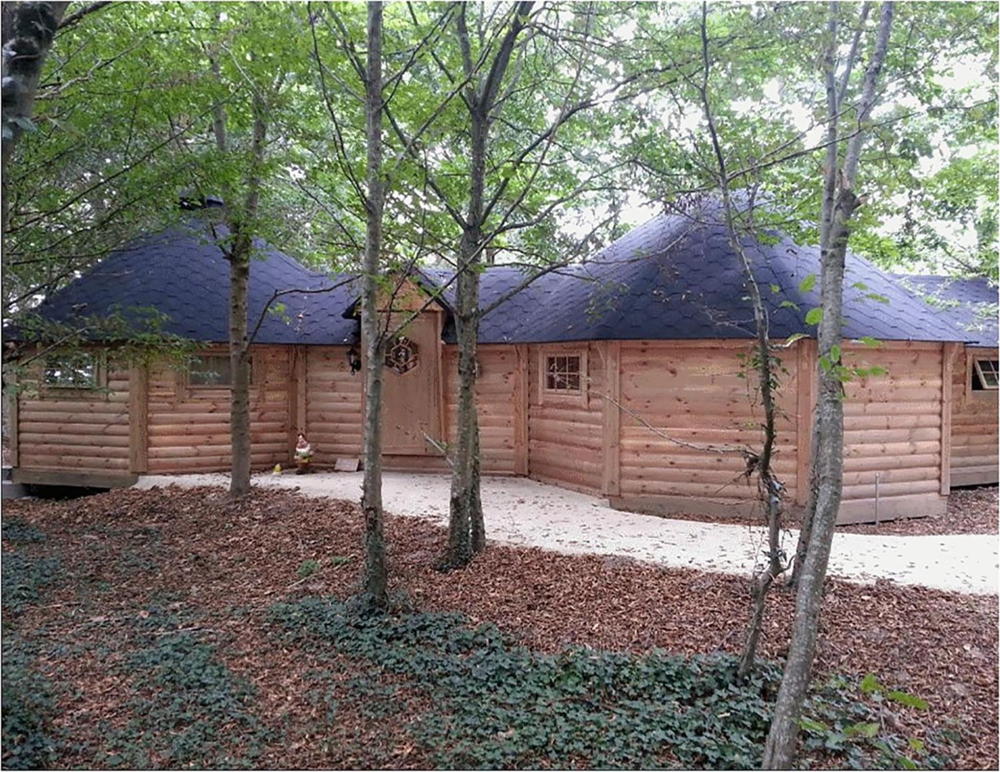 Two-Bedroom Lodge - Photo 3