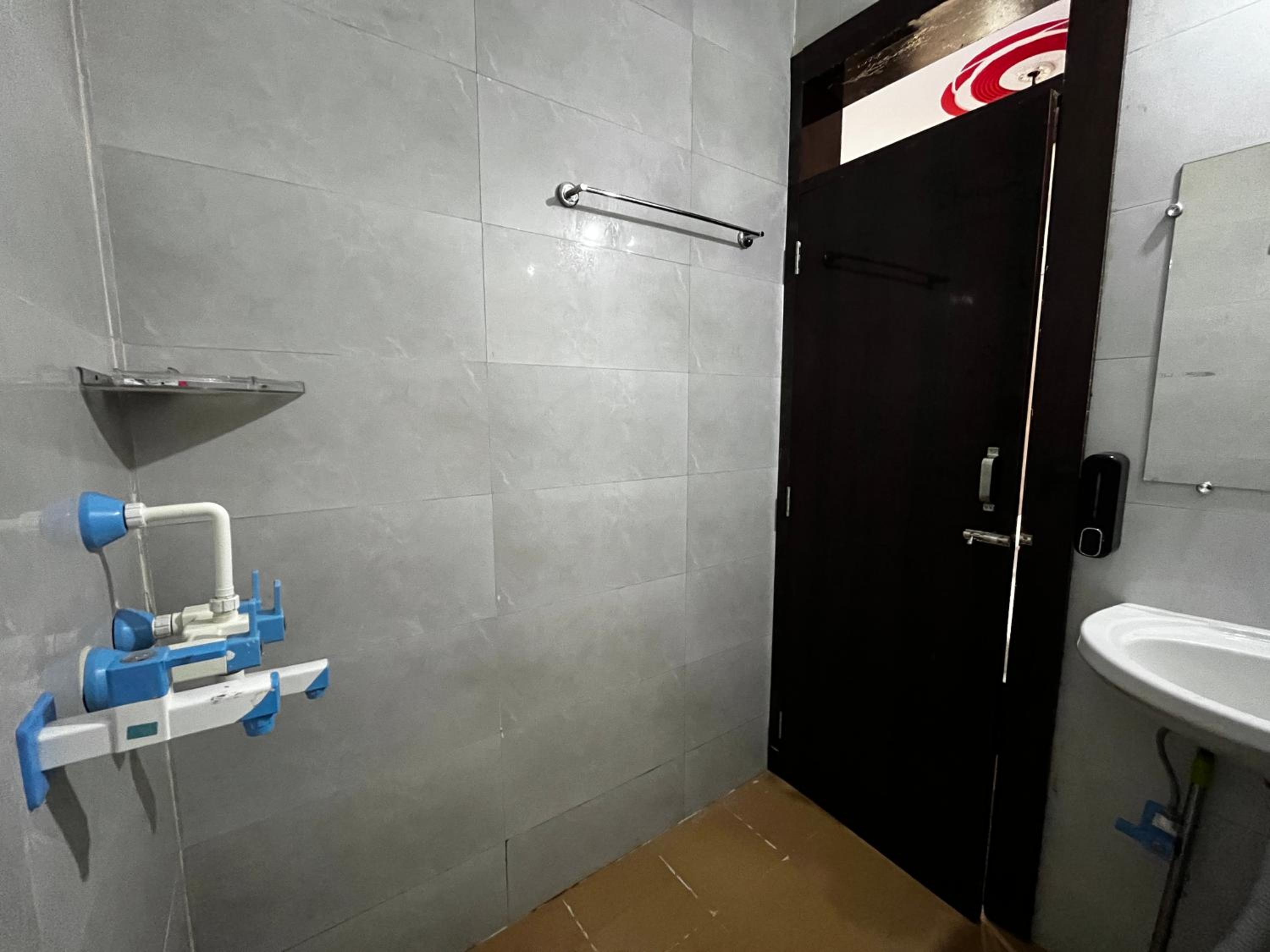 Deluxe Double Room (2 Adults + 1 Child) photo 3