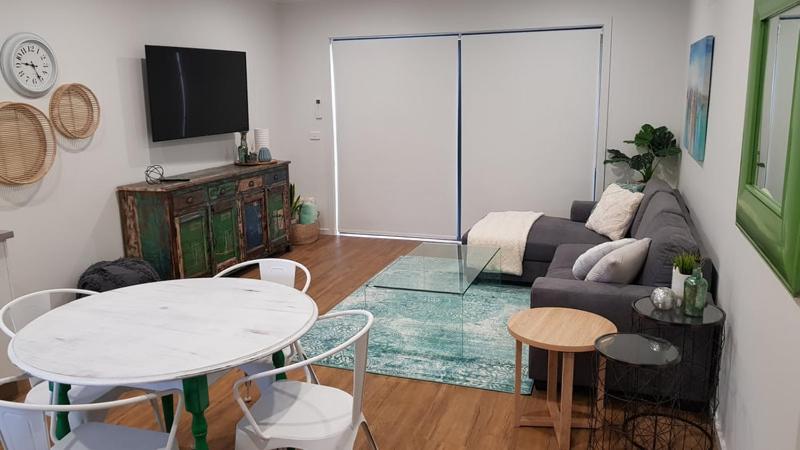 One-Bedroom Apartment photo 1