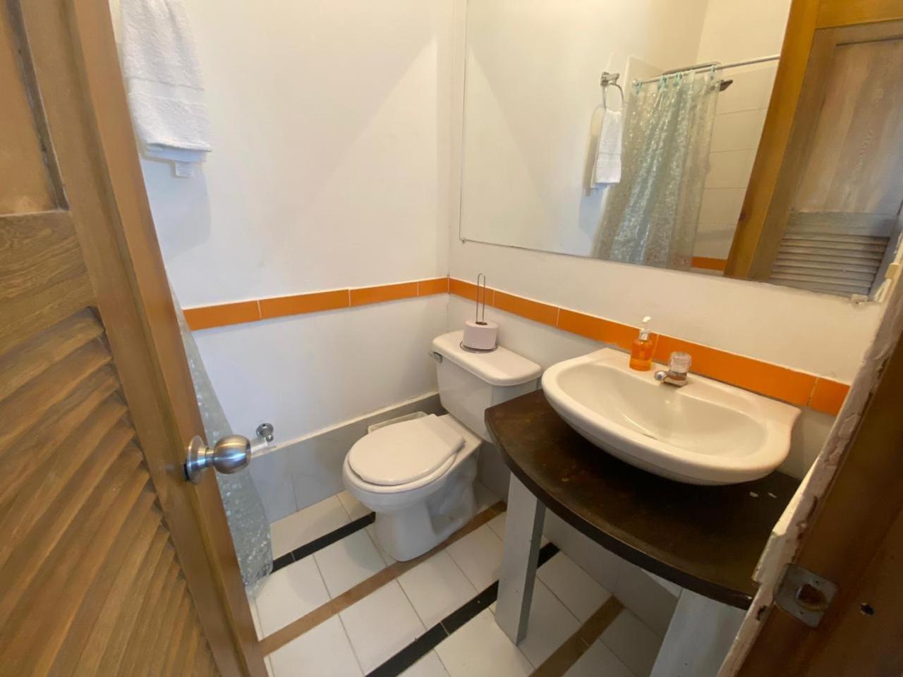 Twin Room with Private Bathroom photo 3