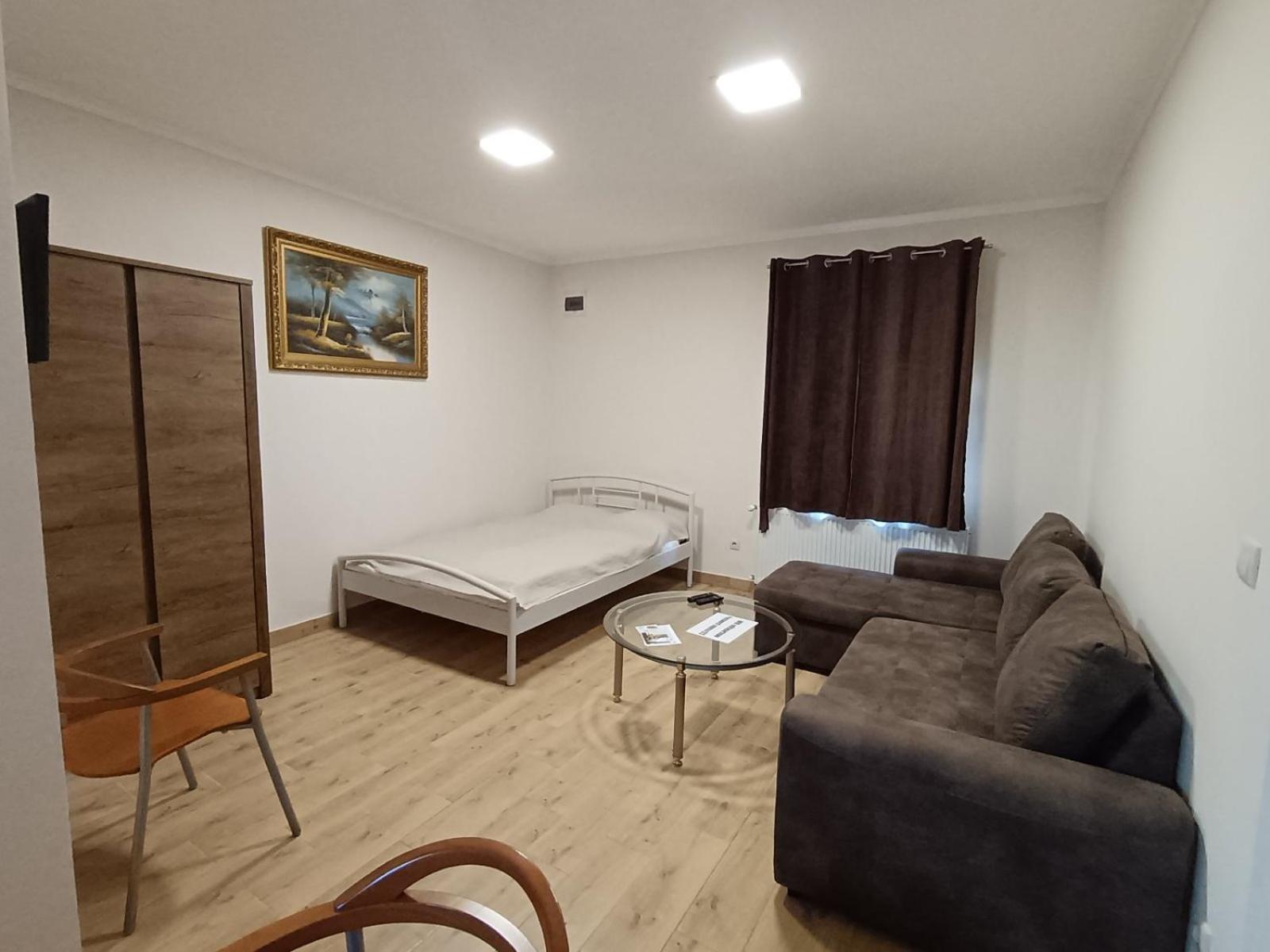 Classic One-Bedroom Apartment with King Bed photo 1