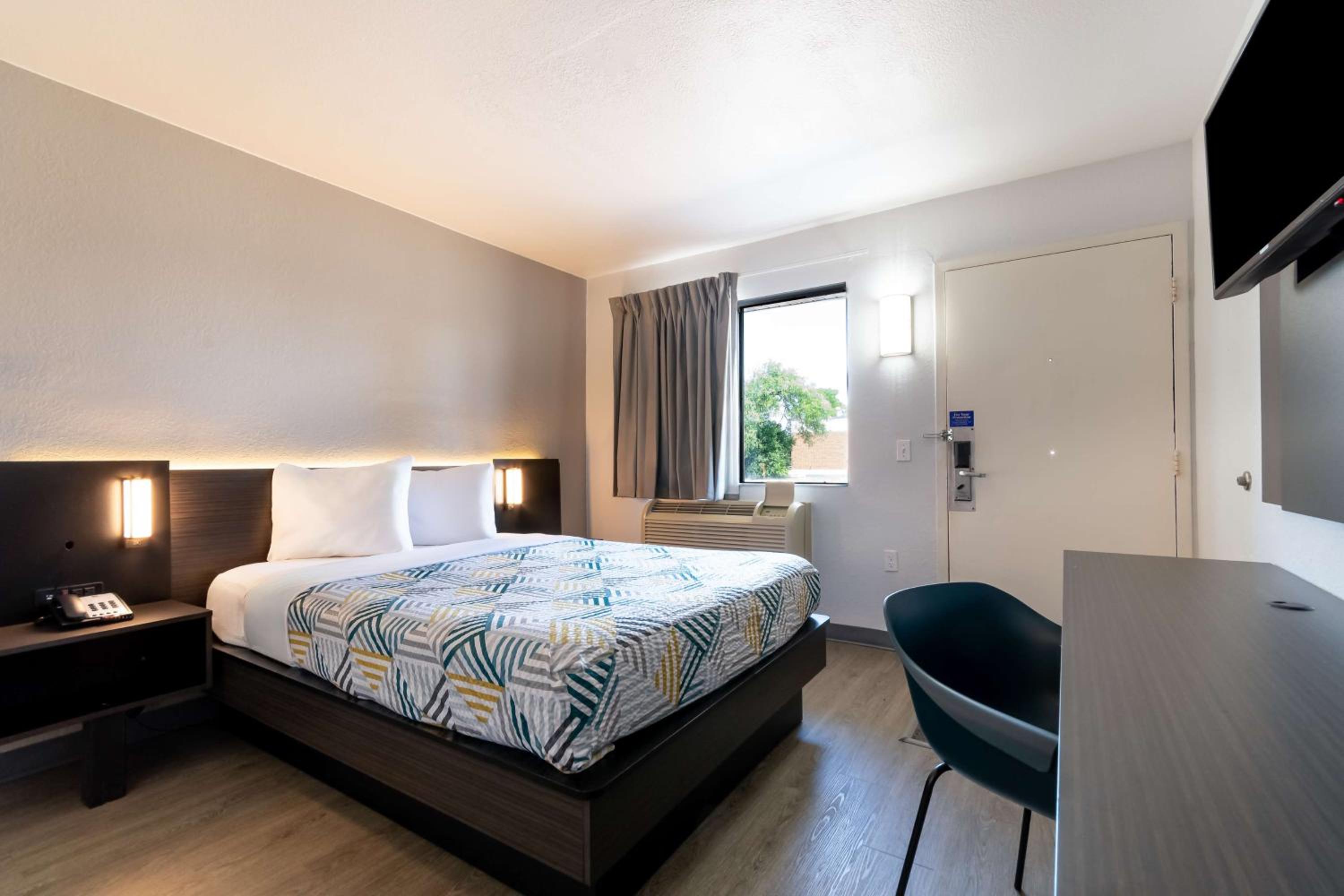 Double Room - Disability Access - Non-Smoking