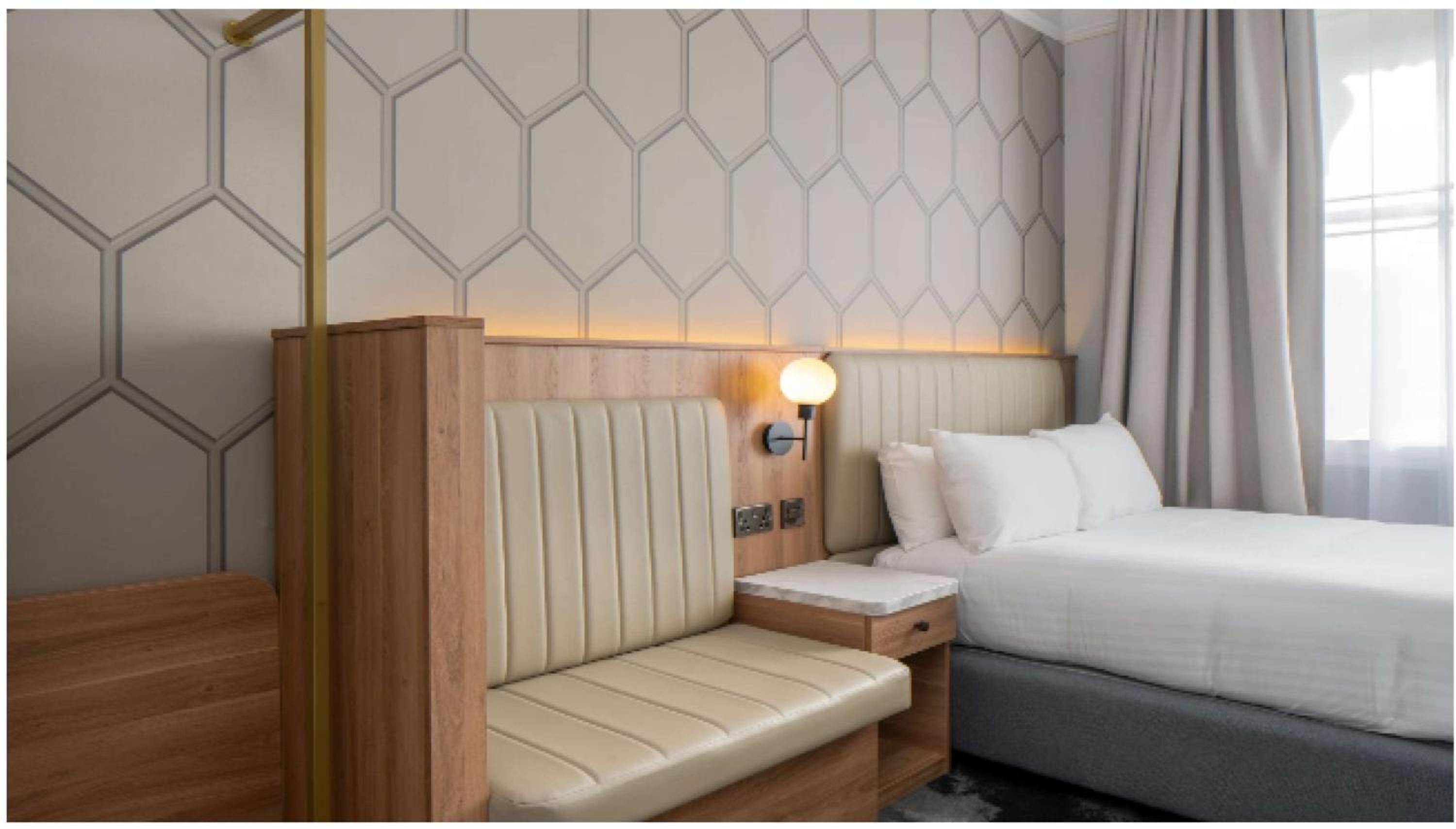 Small Double Room - Non-Smoking - Photo 4