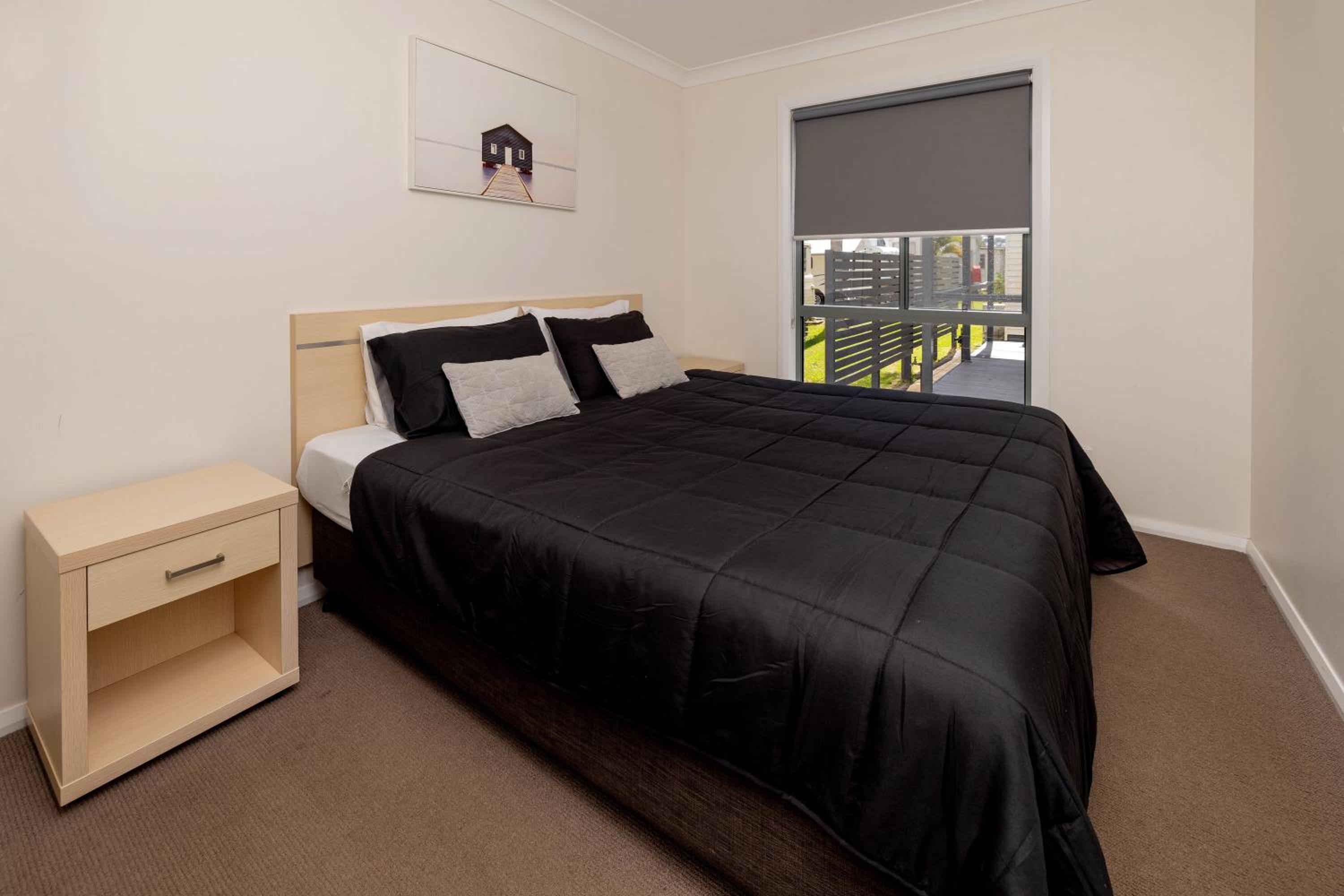 Three-Bedroom Bungalow photo 2