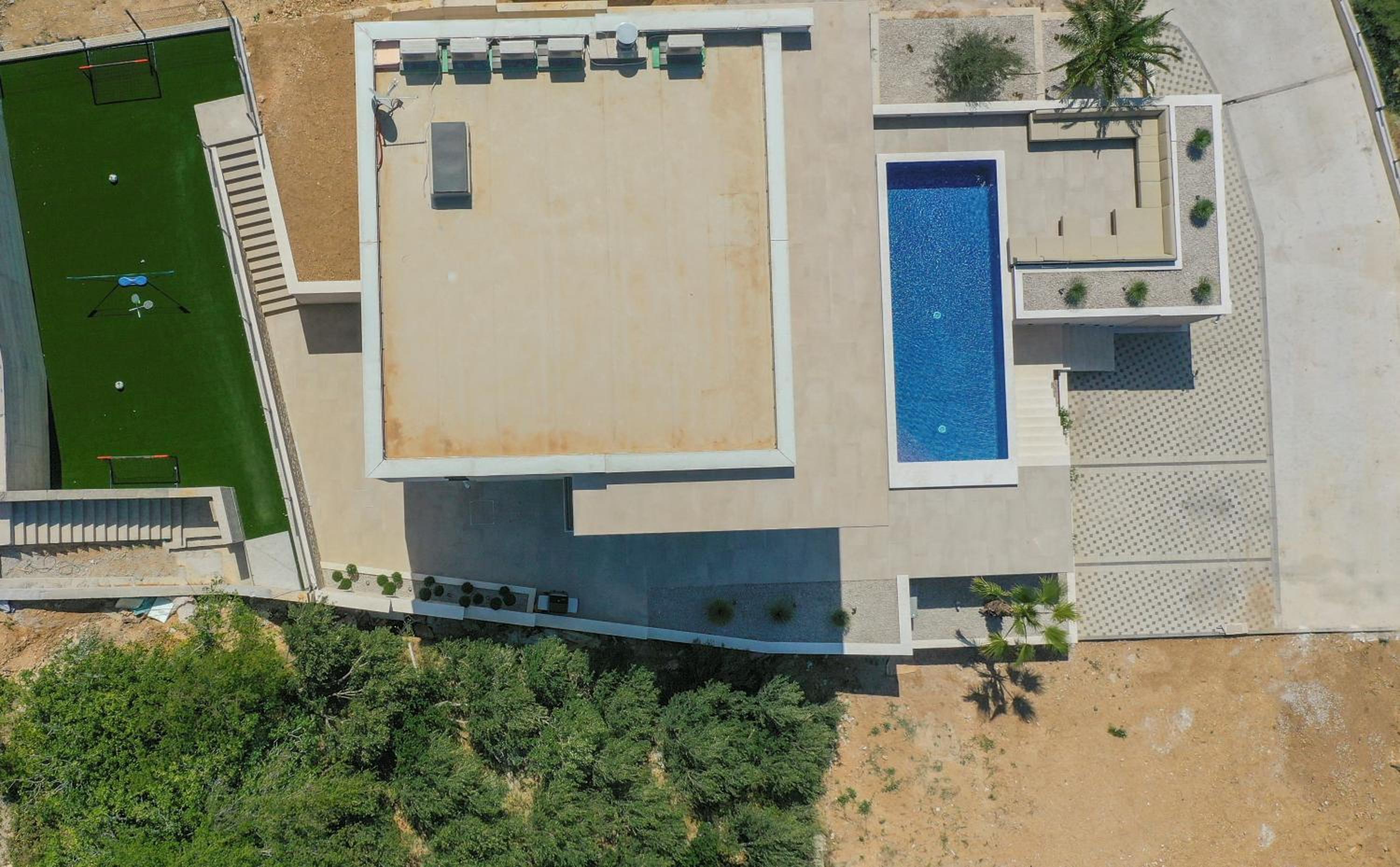 Villa photo 2