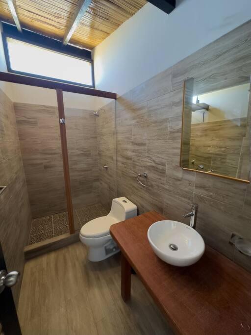 Five-Bedroom House photo 2