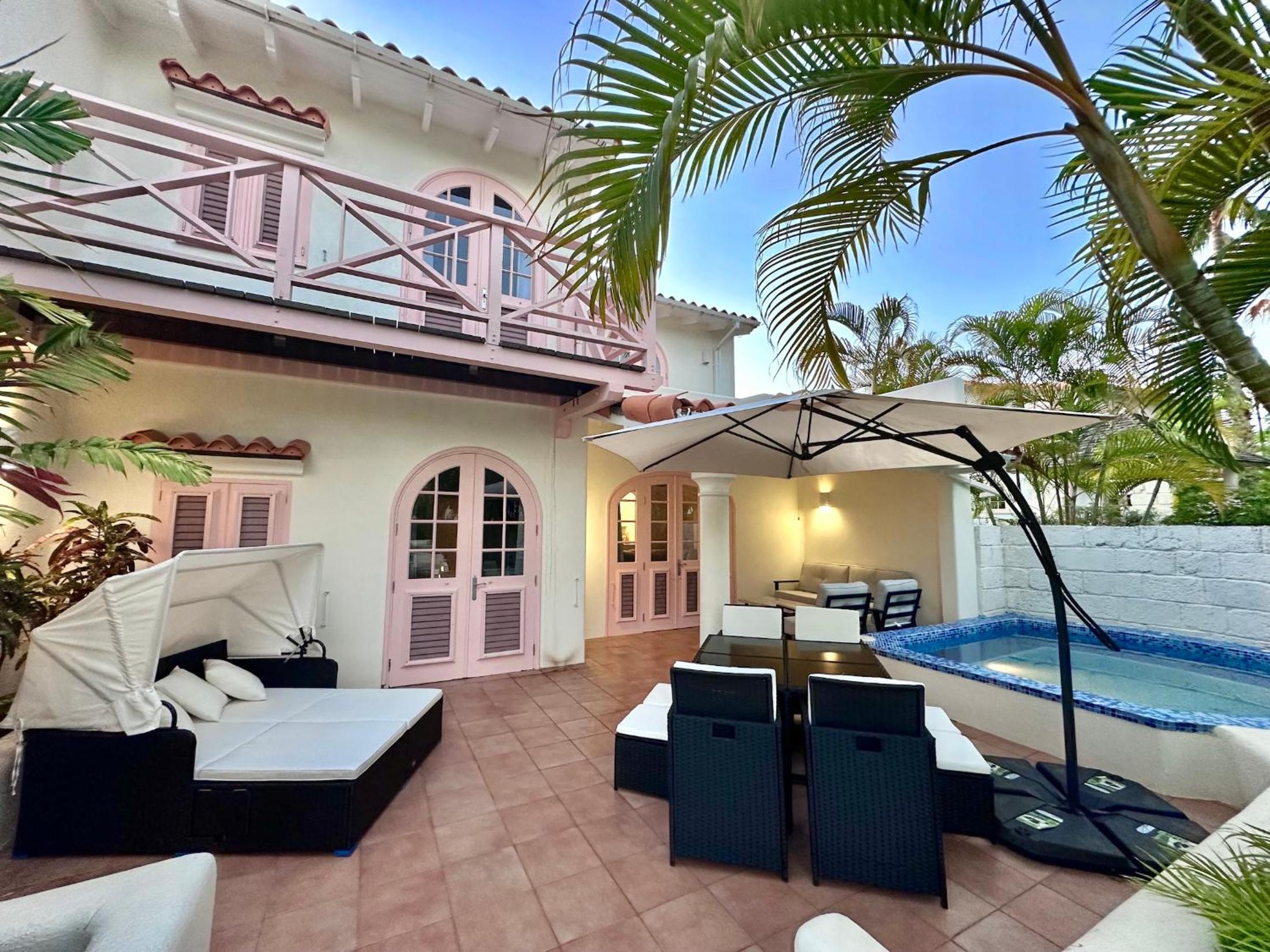 Three-Bedroom Villa photo 1