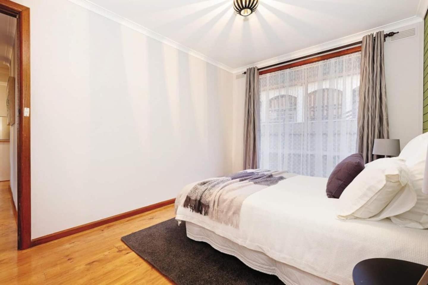 Two-Bedroom House photo 3