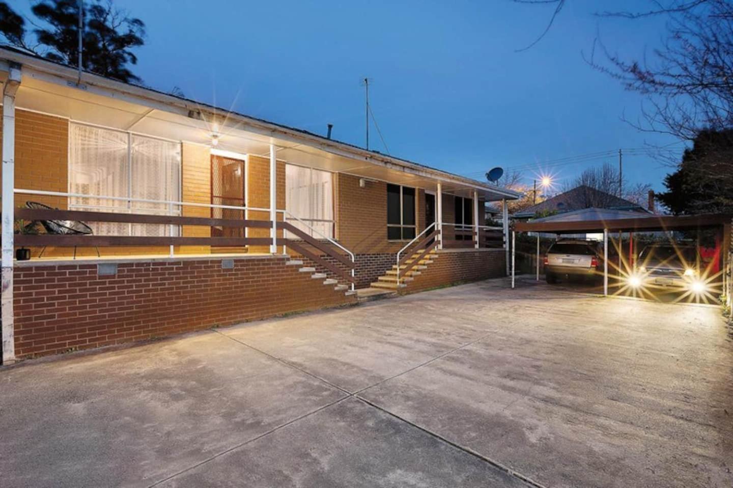 Two-Bedroom House photo 2