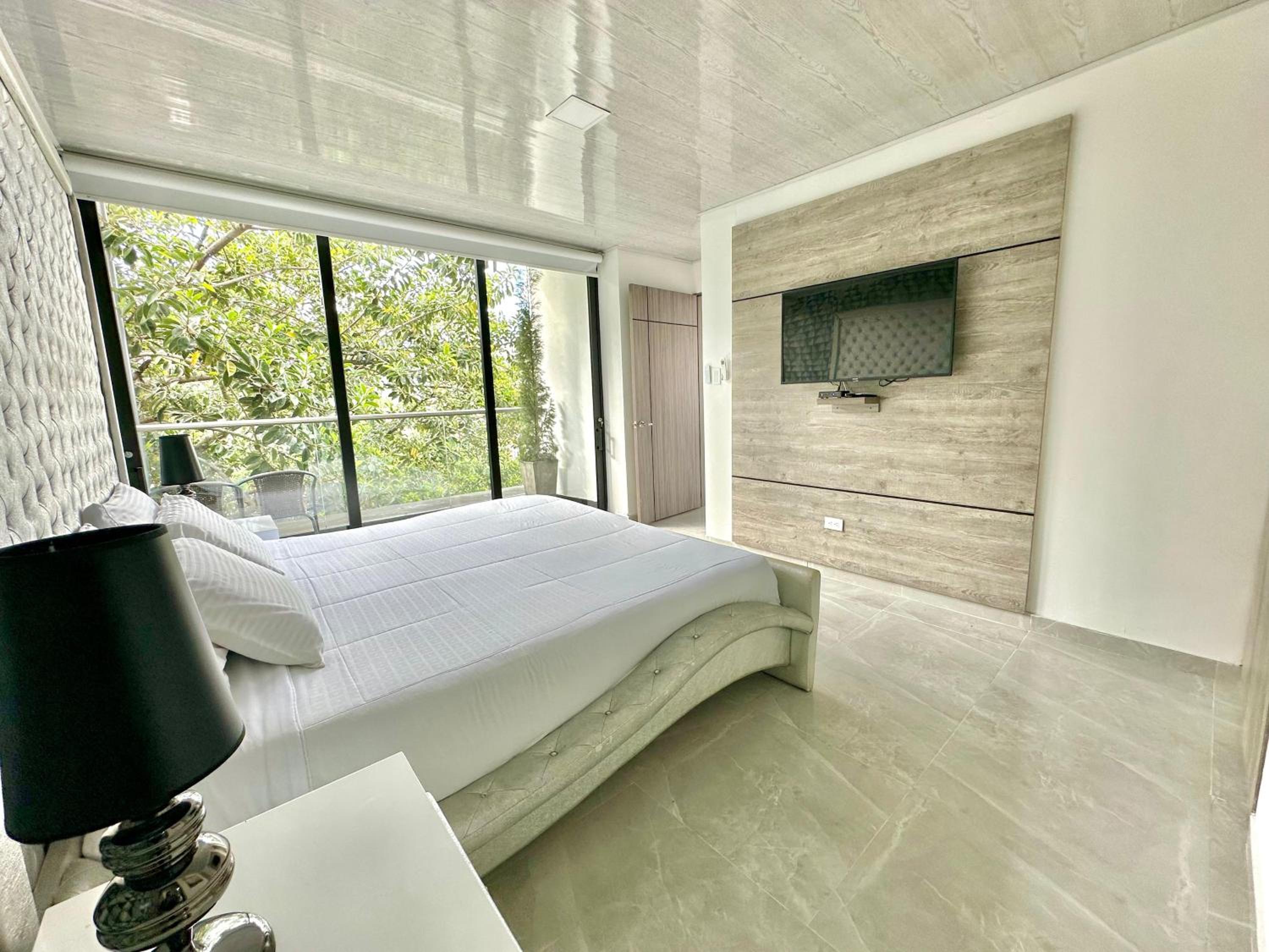 Deluxe Apartment