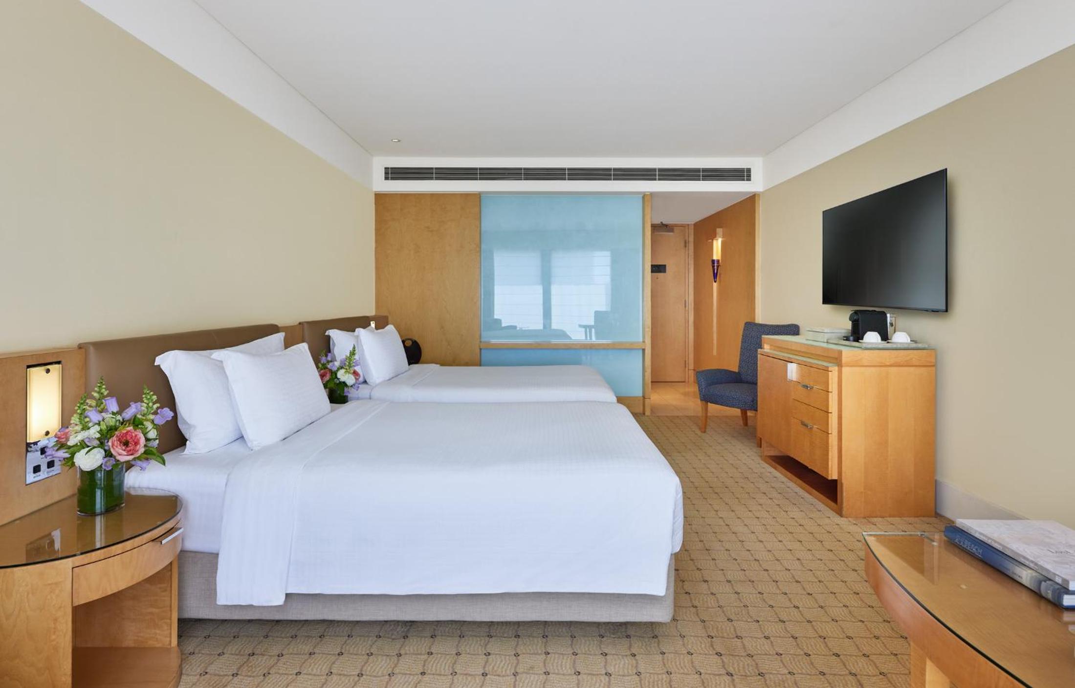 Executive Deluxe Twin Room - Club Access