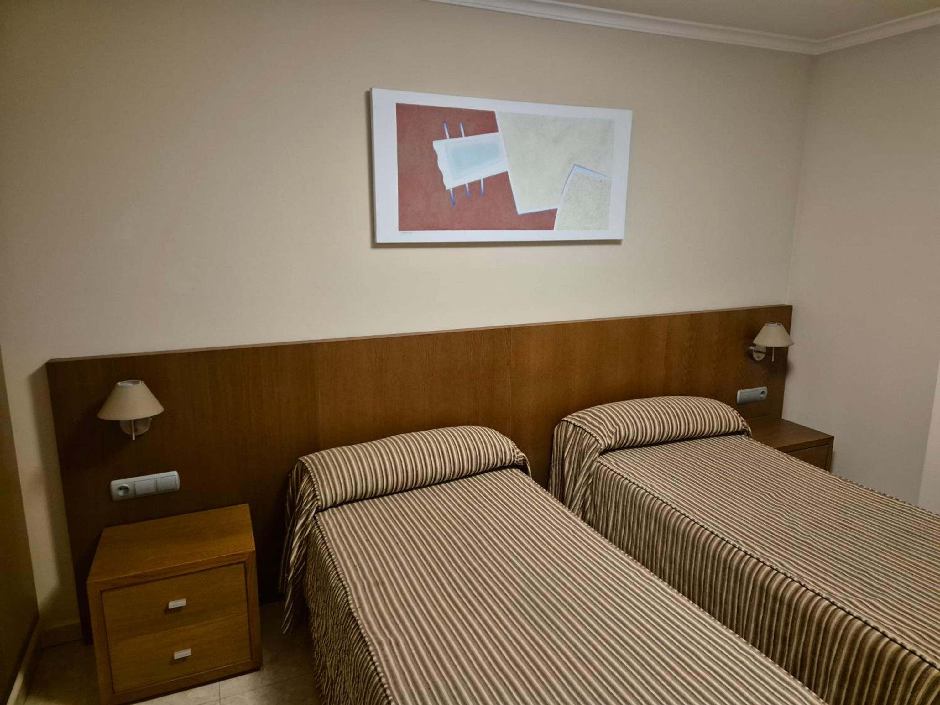 Twin Room - Photo 5