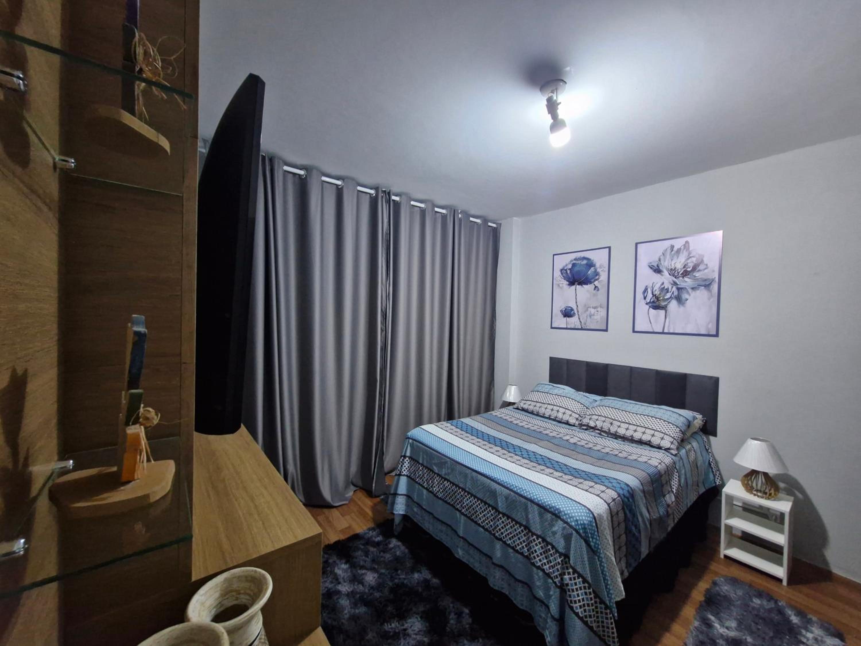 One-Bedroom Apartment photo 1