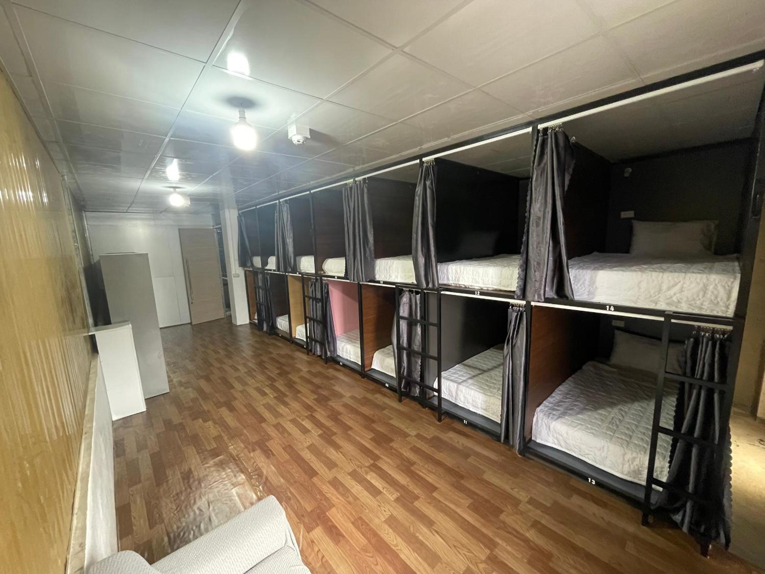 Bed in 10-Bed Mixed Dormitory Room photo 1