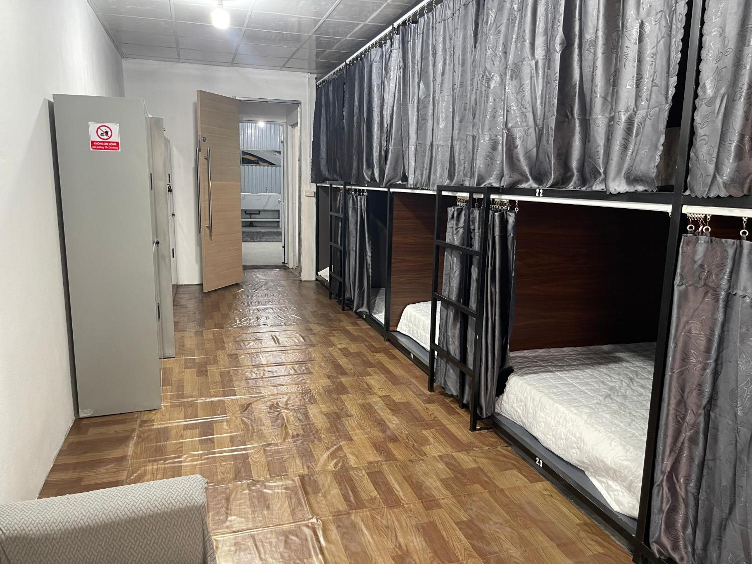 Bed in 10-Bed Mixed Dormitory Room photo 3