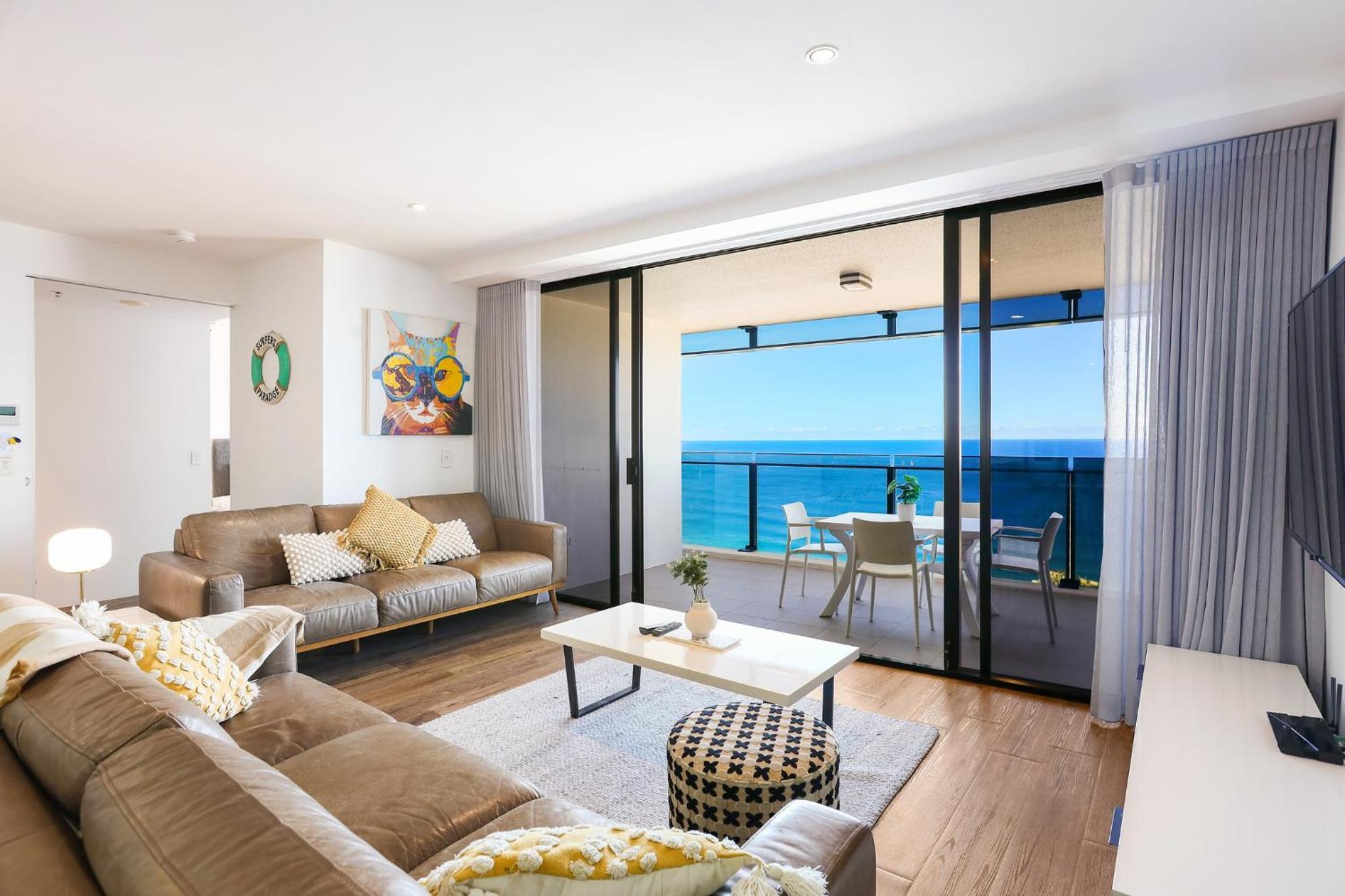 Three-Bedroom Apartment with Sea View - Level 44