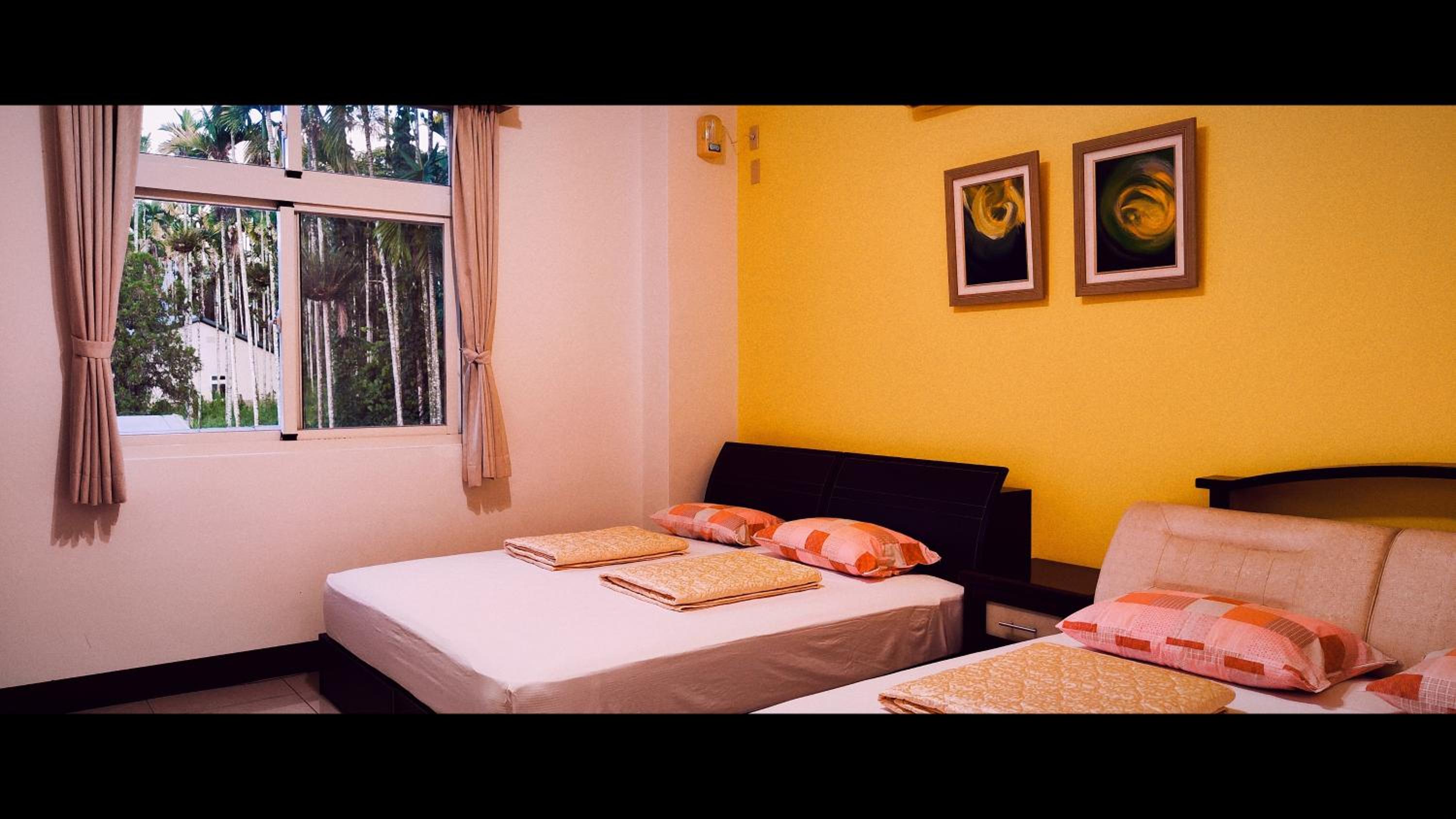 Quadruple Room with Shared Bathroom